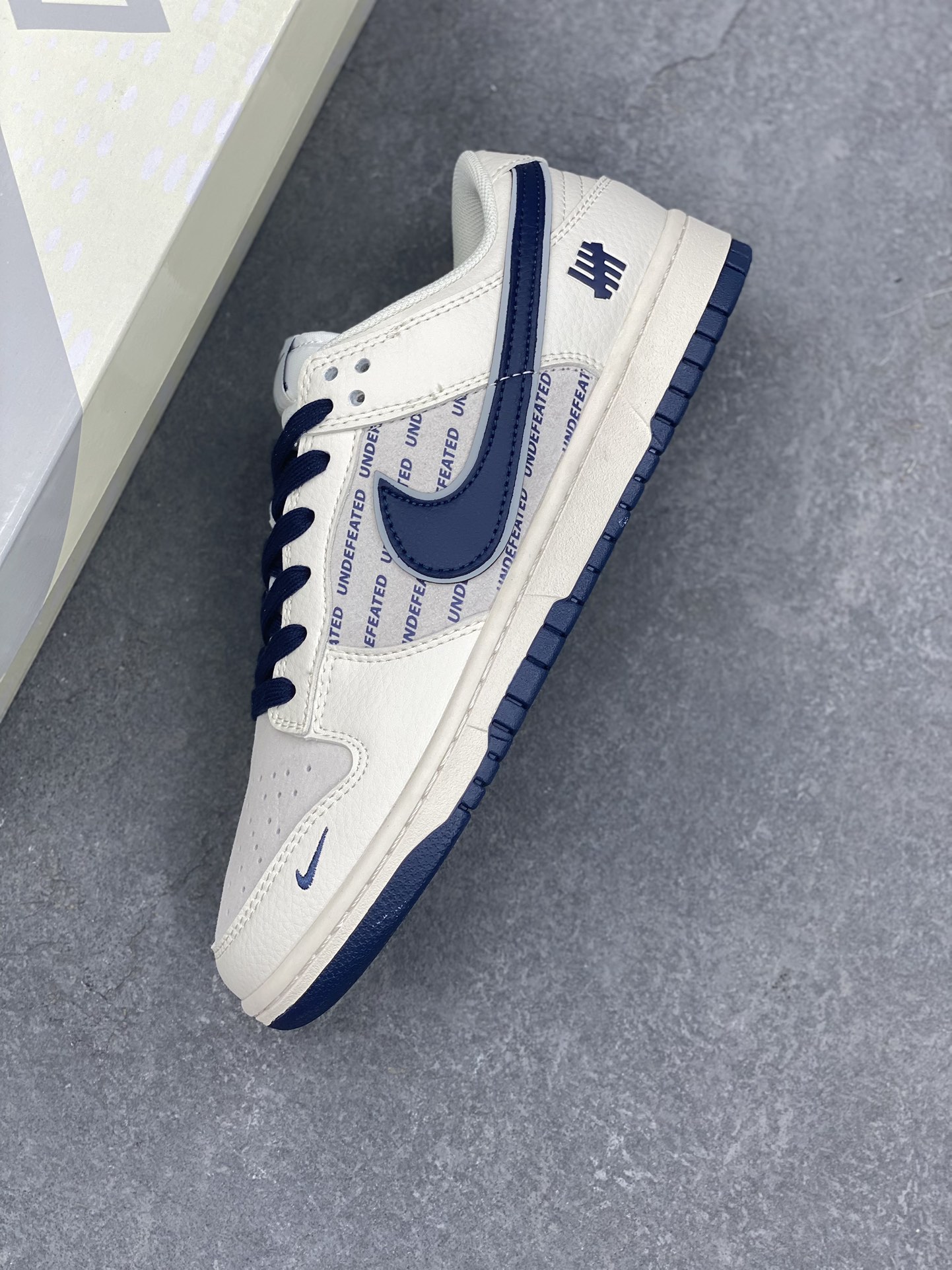 Nike SB Dunk Low UNDEFEATED Collab Sneakers - Navy Blue Accents, Premium Quality 8 i1734110532 6614 8