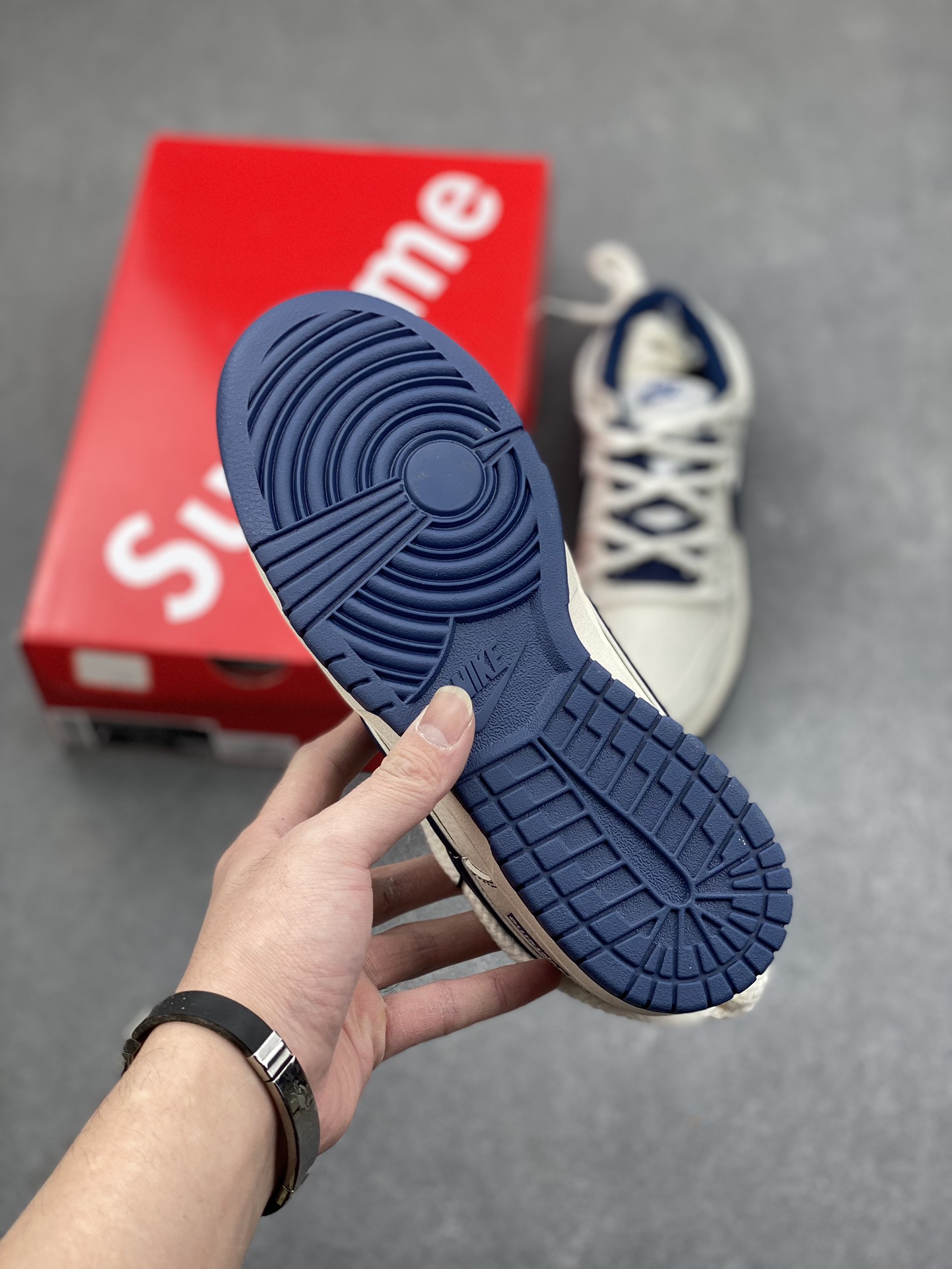 Nike SB Dunk Low Supreme Sneakers Premium Leather Blue Accents - Limited Edition 6 i1734281844 5853 1