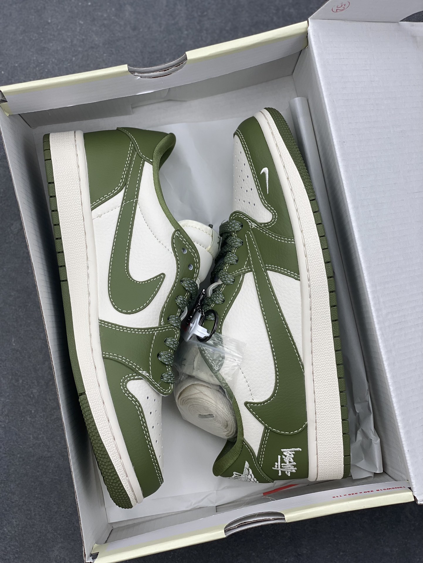 Travis Scott x Fragment Design x Stussy Air Jordan 1 Low OG Green 9 i1734454904 7007 6