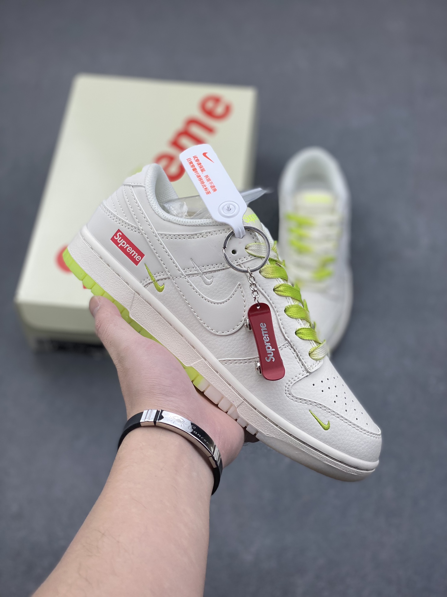 Nike SB Dunk Low Supremee BB8675-109B 2 i1734454959 6165 8