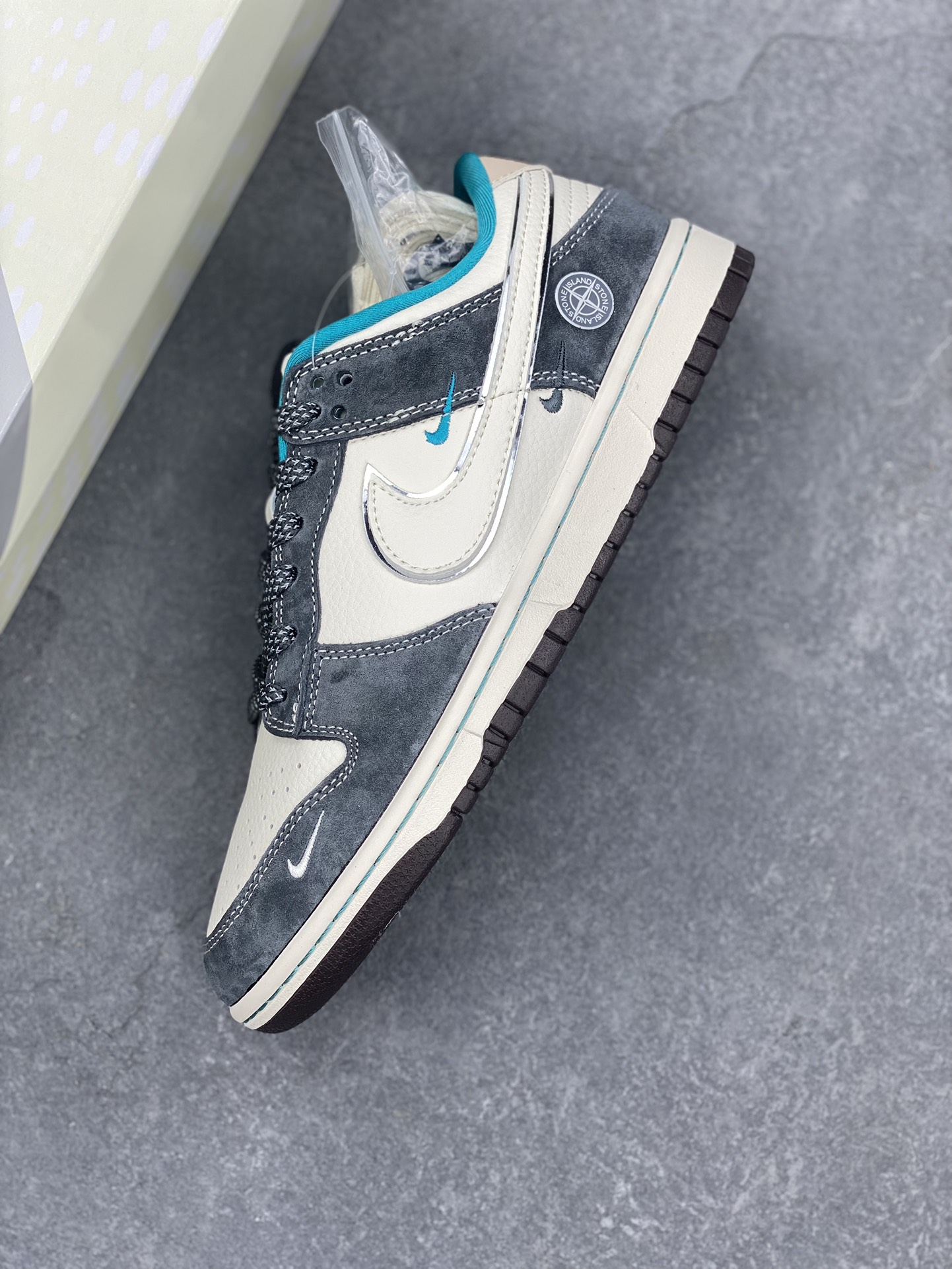 Nike Dunk Low Retro DIY Custom Sneakers - Premium Leather, Comfort Fit 8 i1734455092 5304 2