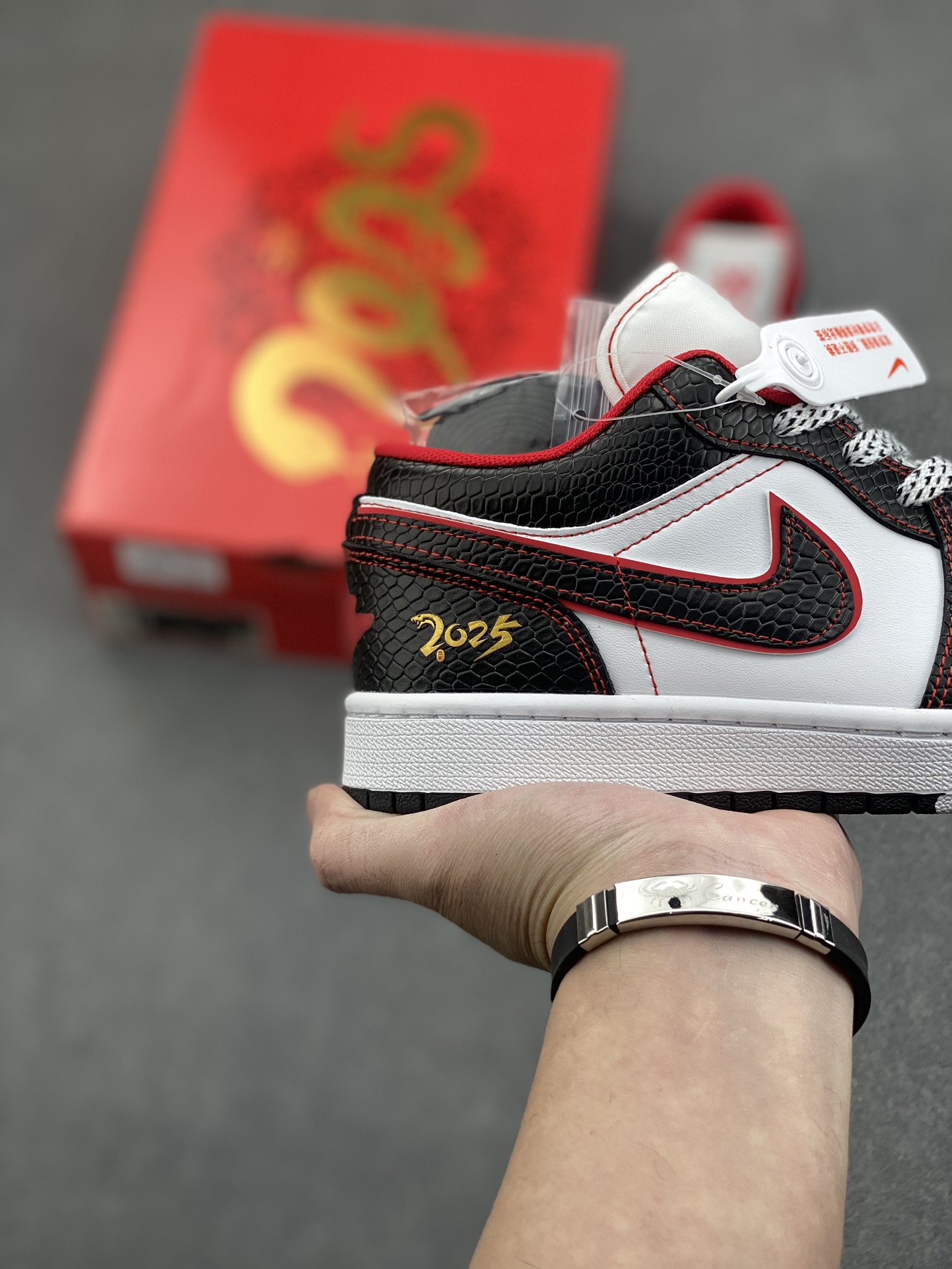 Nike Air Jordan 1 Low - Premium Leather, Stylish Low-Top Design - Perfect Fit 5 i1734455146 1623 4