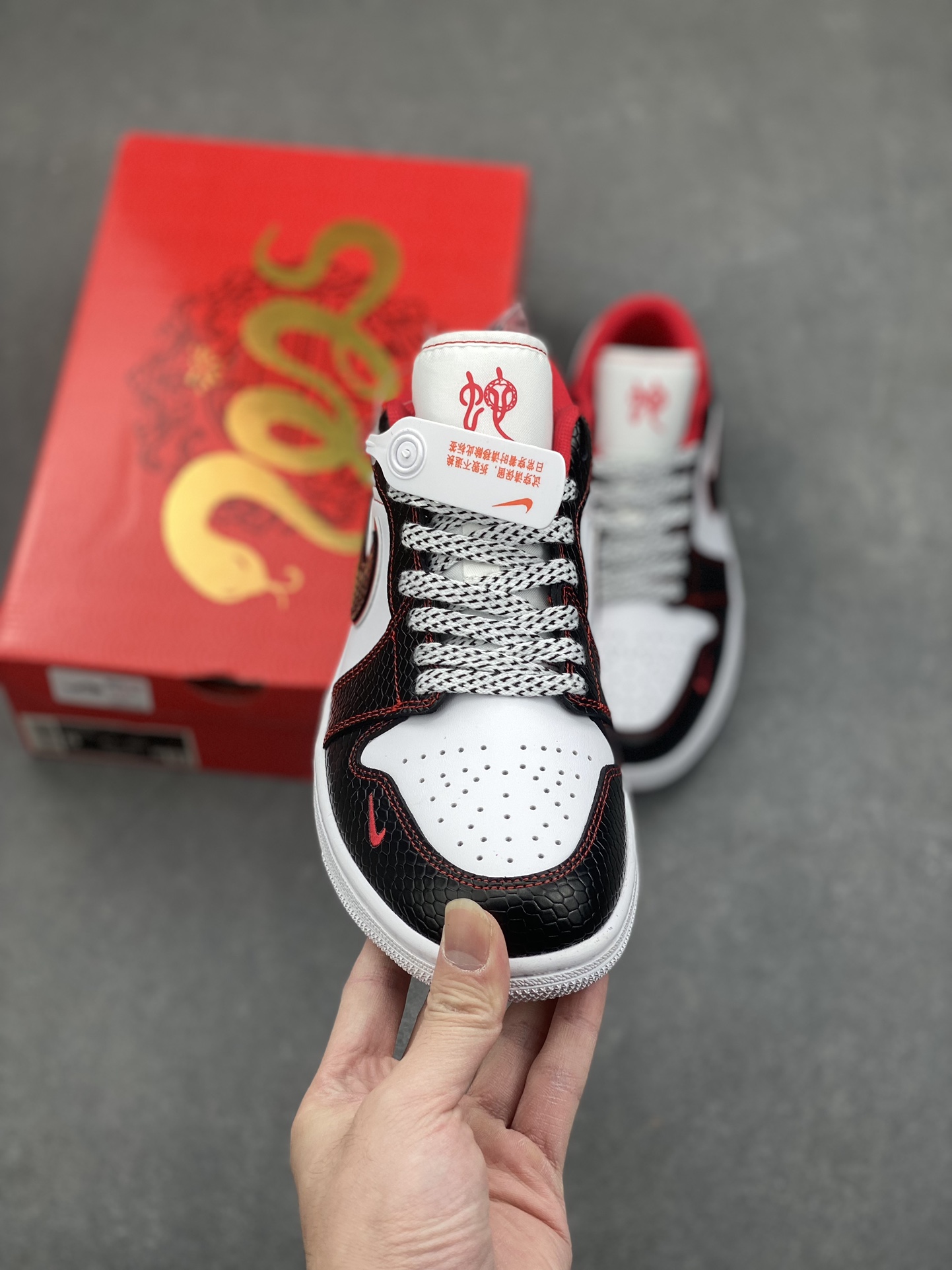 Nike Air Jordan 1 Low - Premium Leather, Stylish Low-Top Design - Perfect Fit 2 i1734455146 891 6