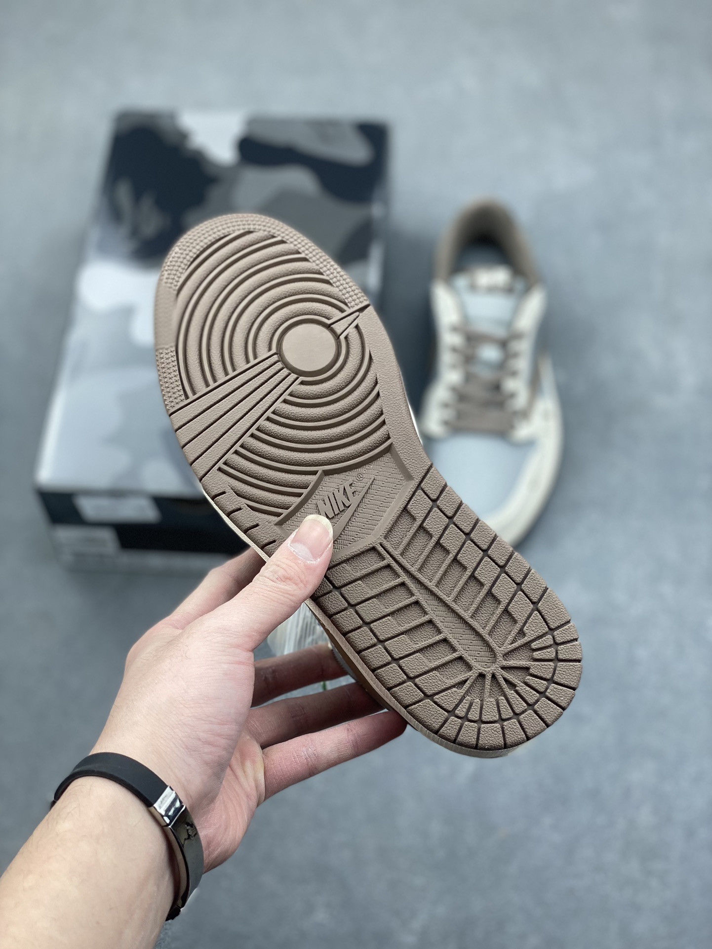 Travis Scott x Fragment Design x Air Jordan 1 Low OG SP Bape—— 6 i1734556130 8077 0