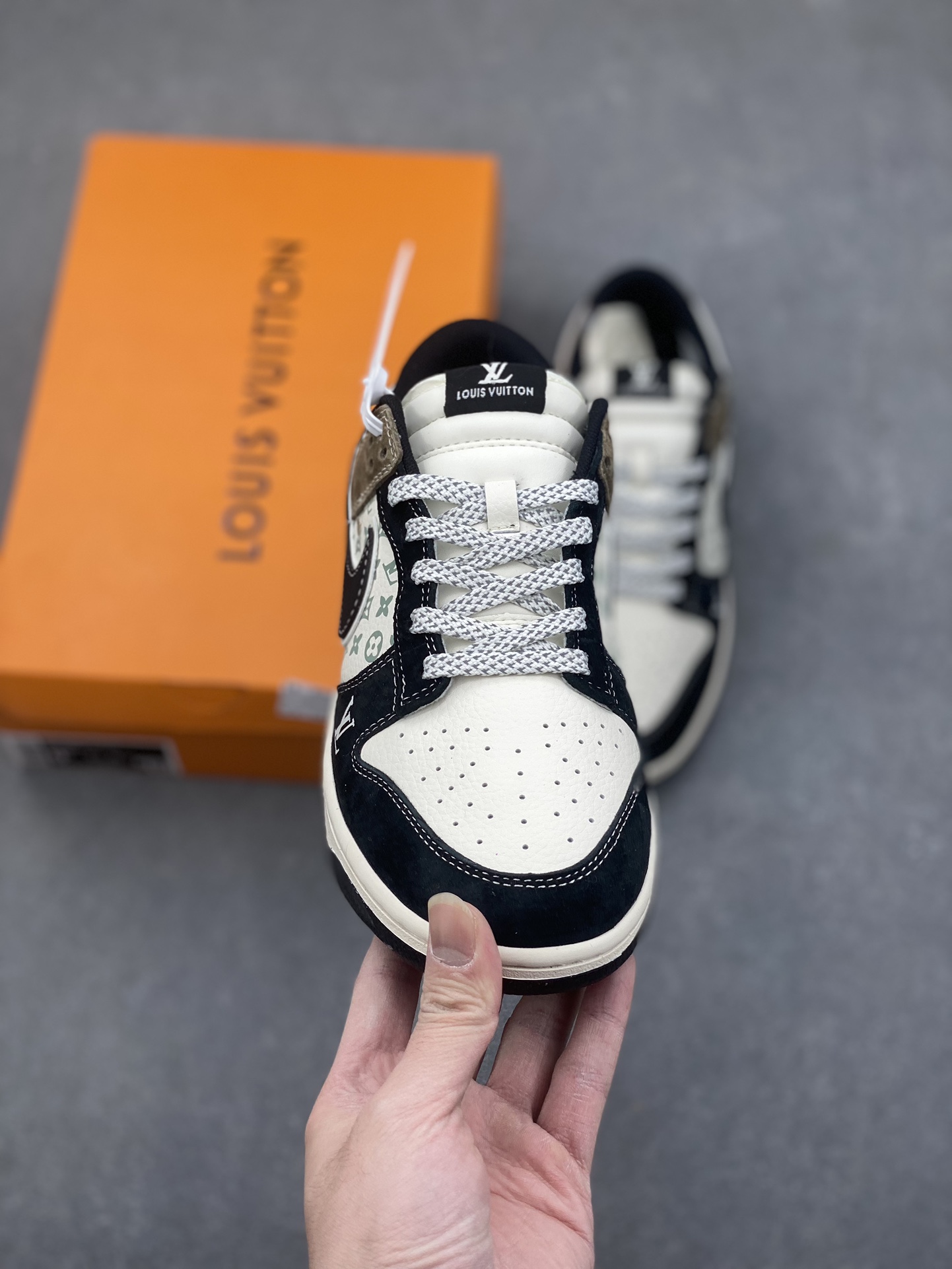 Nike SB Dunk Low Louis Vuitton Custom Black Brown Sneakers 3 i1734556371 1089 0