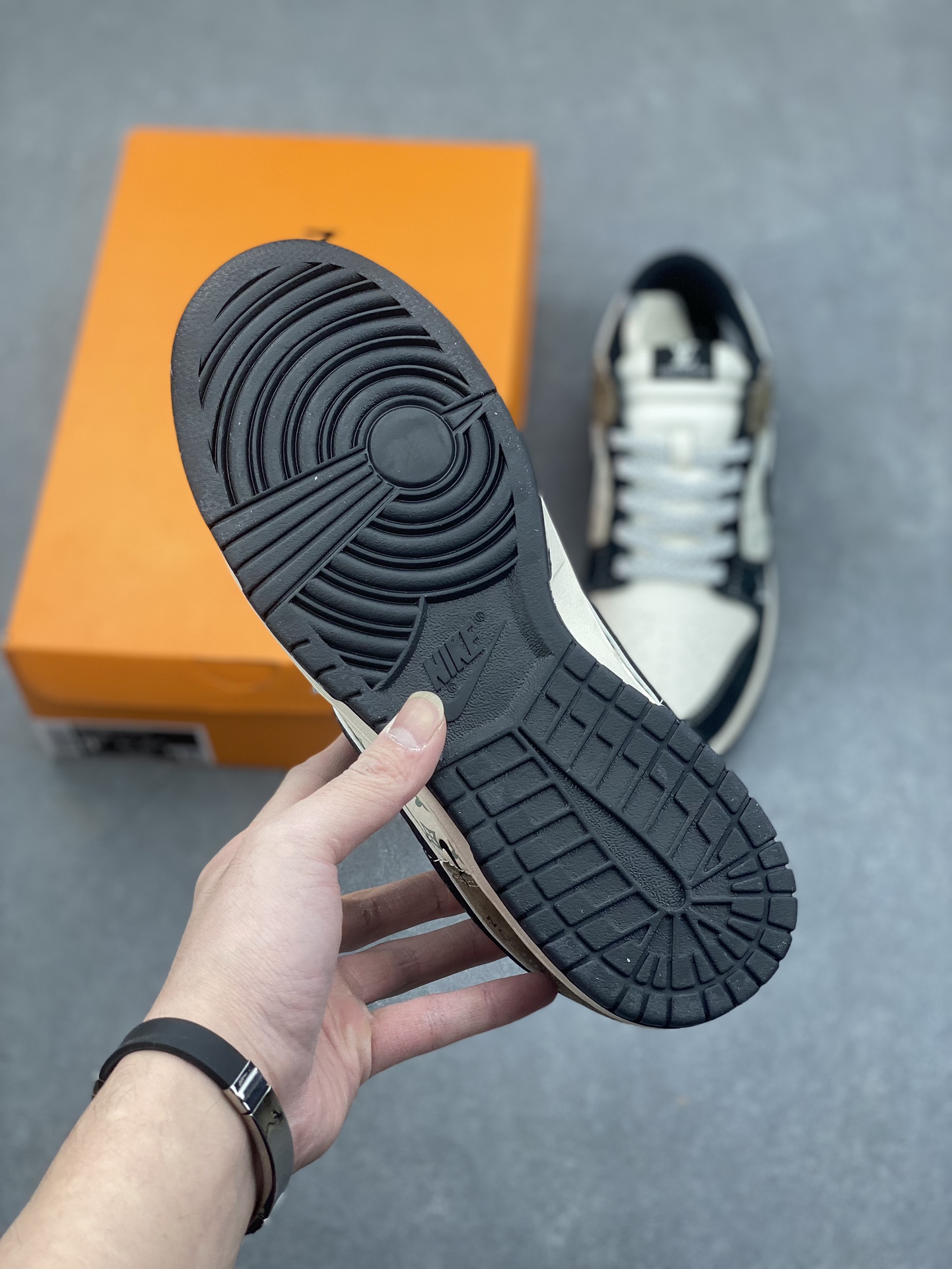 Nike SB Dunk Low Louis Vuitton Custom Black Brown Sneakers 7 i1734556371 9896 0
