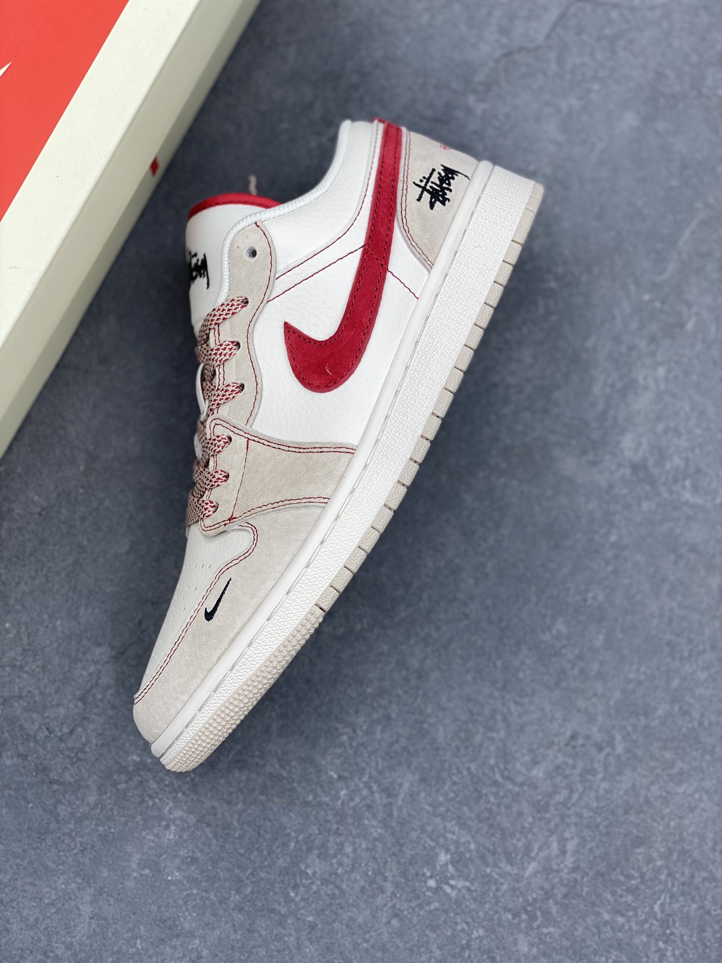 Nike Air Jordan 1 Low x Stussy Collab Cream/Red Sneakers 7 i1734628796 5286 2