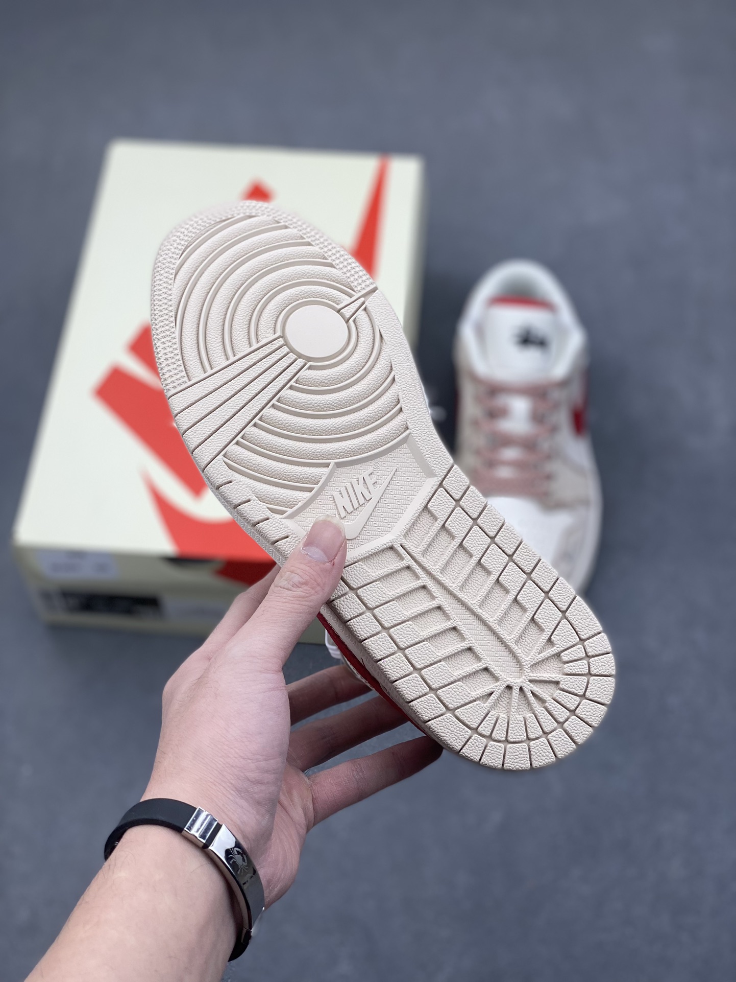 Nike Air Jordan 1 Low x Stussy Collab Cream/Red Sneakers 6 i1734628796 9573 1