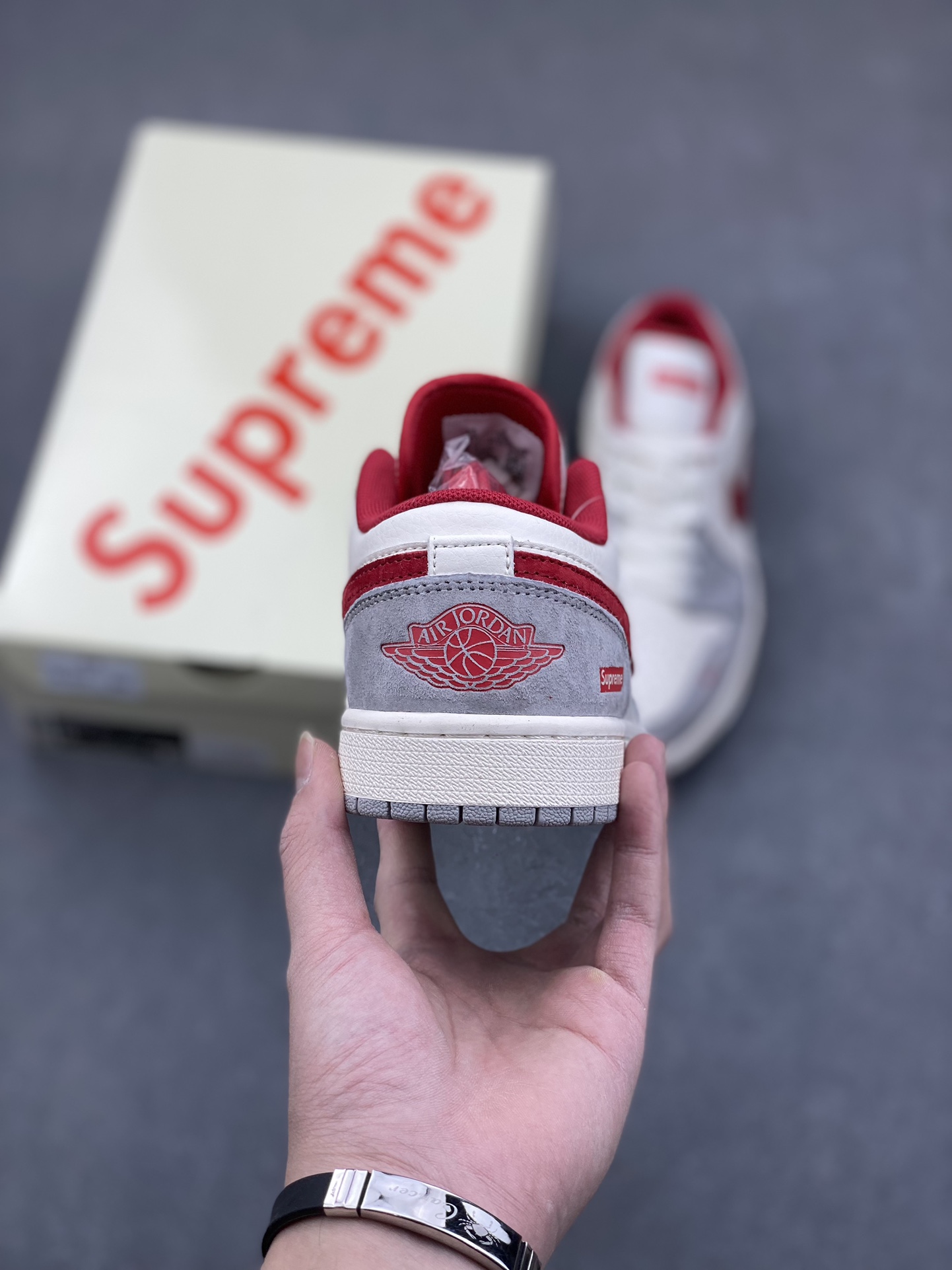 Supreme x Air Jordan 1 Low Collaboration - Stylish and Comfortable Sneakers 5 i1735059928 2468 7