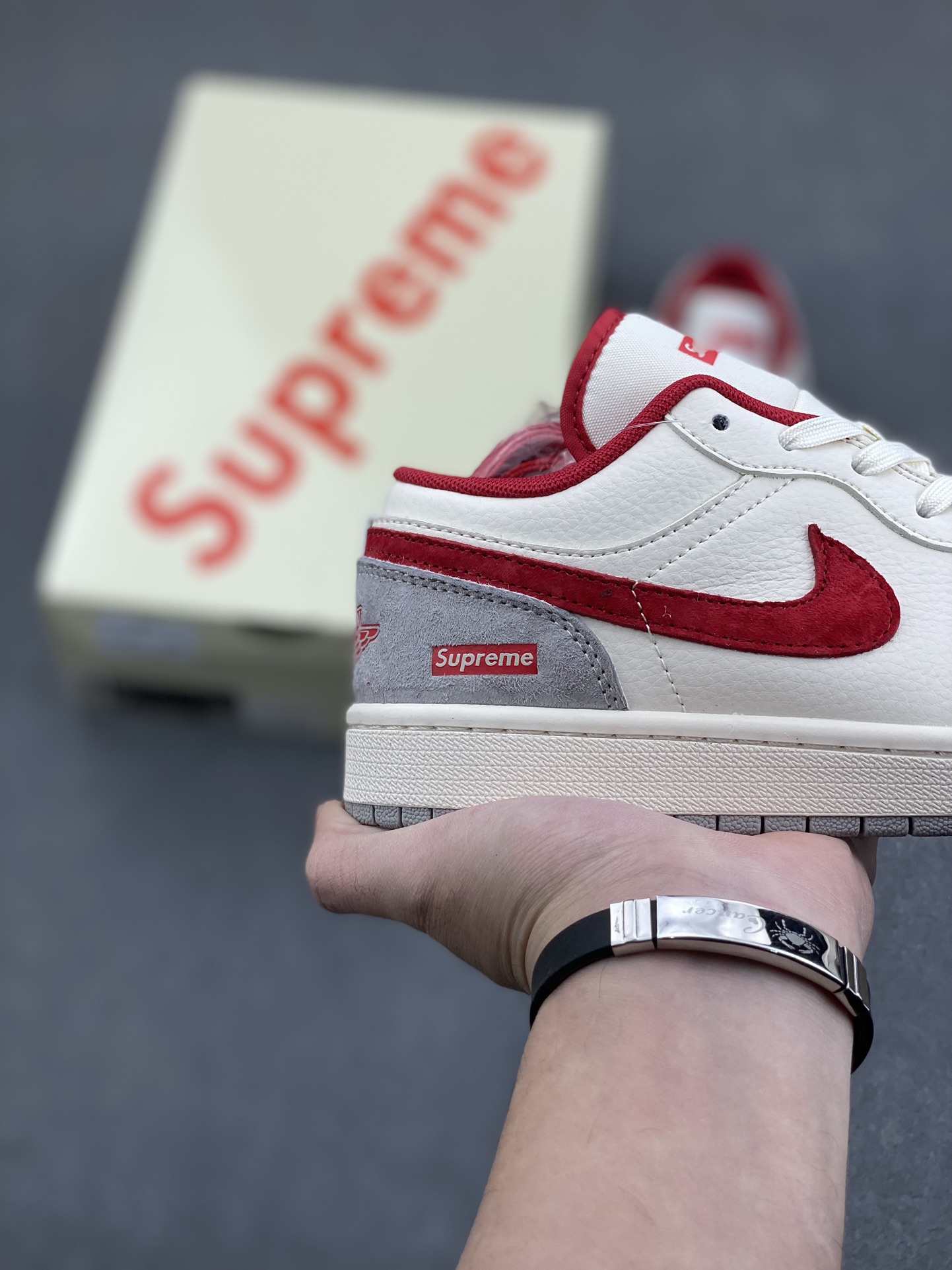 Supreme x Air Jordan 1 Low Collaboration - Stylish and Comfortable Sneakers 6 i1735059928 7949 5