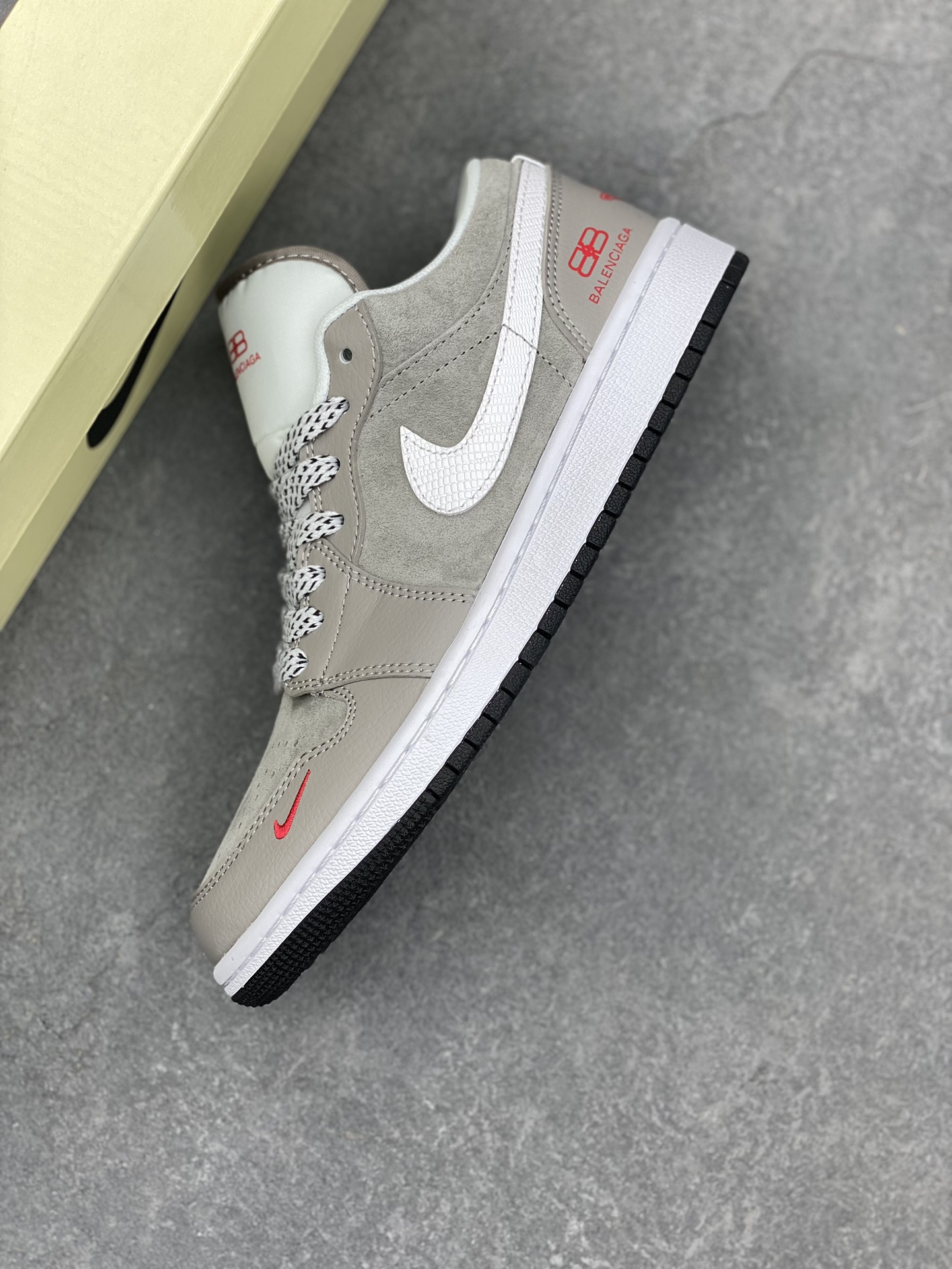 Nike Air Jordan 1 Low Grey White Red Casual Shoes 8 i1735154591 4779 7