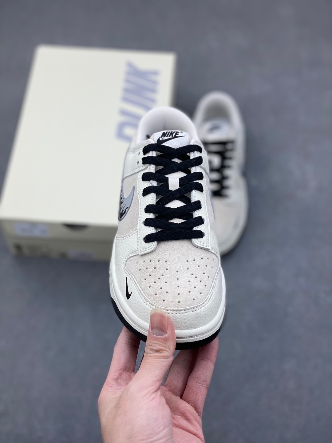Nike SB Dunk Low x UNDEFEATED White Black Graffiti Sneakers 3 i1735327919611 2226 0 1