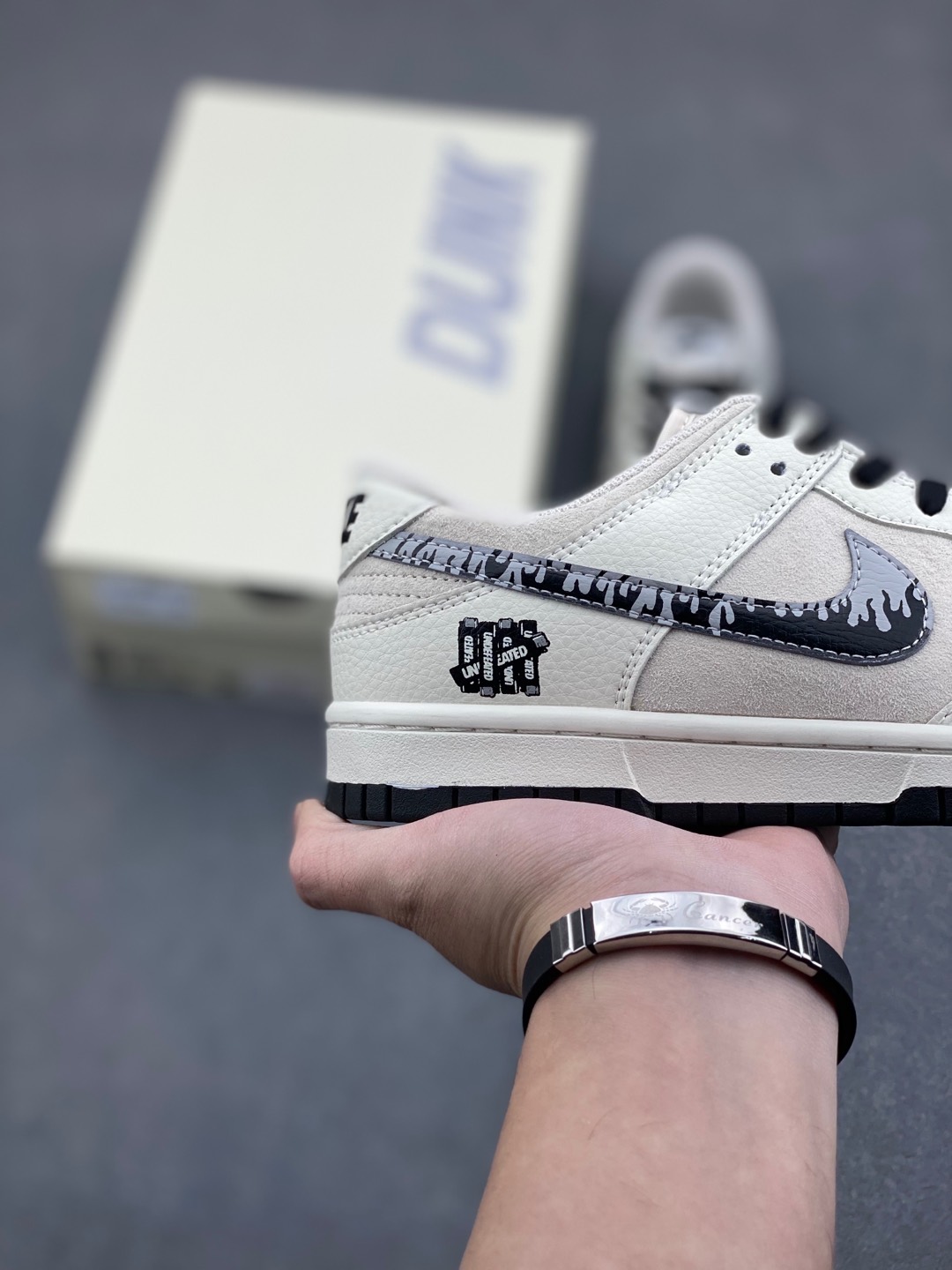 Nike SB Dunk Low x UNDEFEATED White Black Graffiti Sneakers 6 i1735327919611 7246 0 4