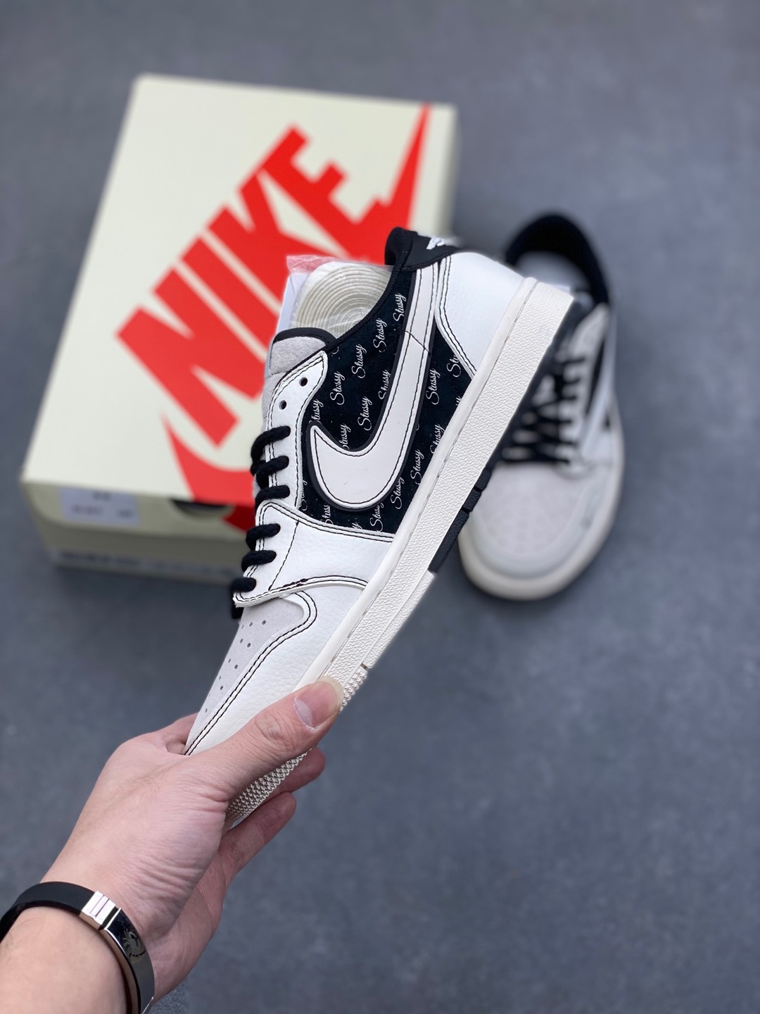 Travis Scott x Nike Air Jordan 1 Low Stussy - Limited Edition Sneakers 4 i1735328199641 7158 0 2