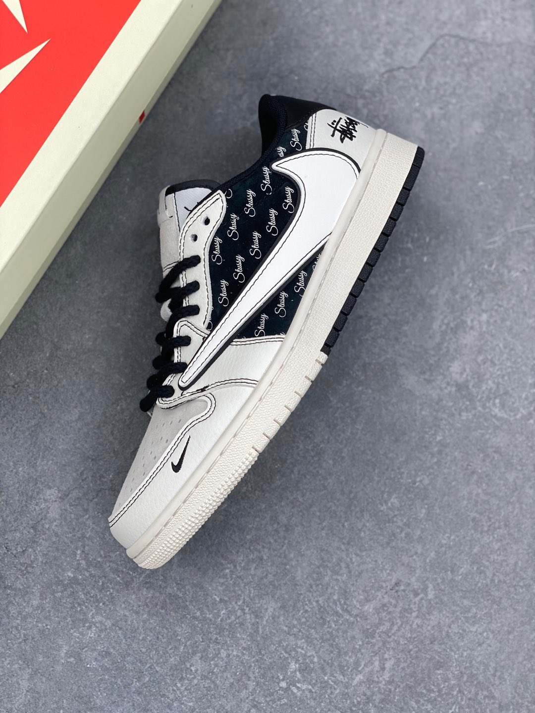 Travis Scott x Nike Air Jordan 1 Low Stussy - Limited Edition Sneakers 8 i1735328199921 6507 0 6