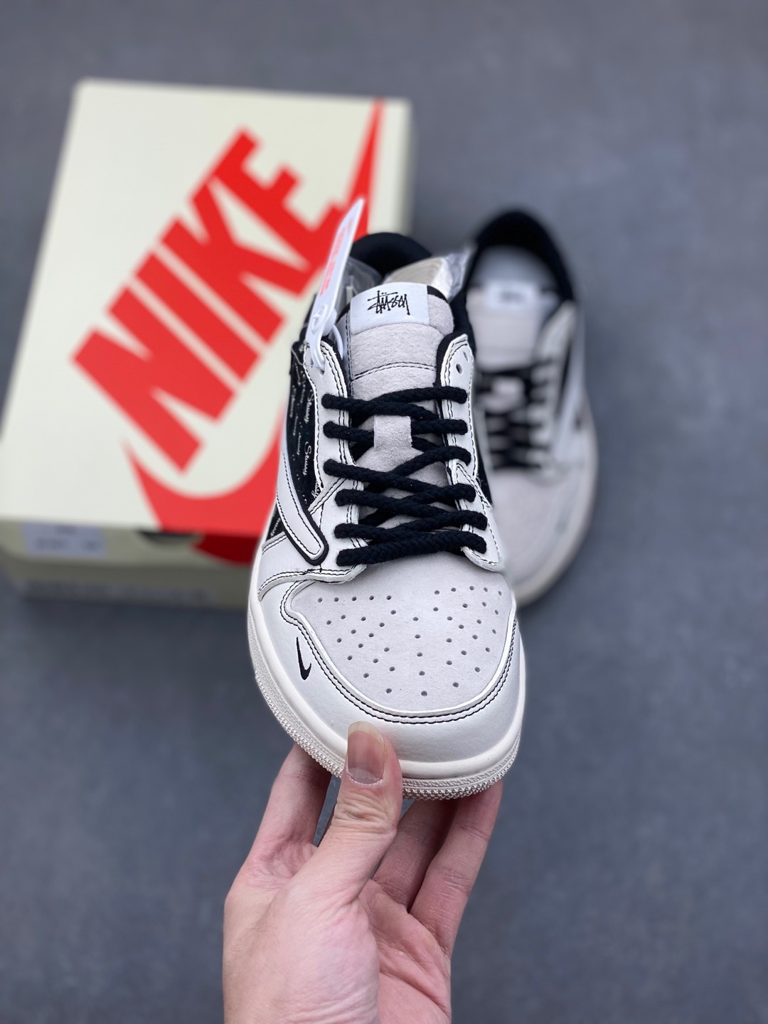 Travis Scott x Nike Air Jordan 1 Low Stussy - Limited Edition Sneakers 3 i1735328200803 1563 0 1