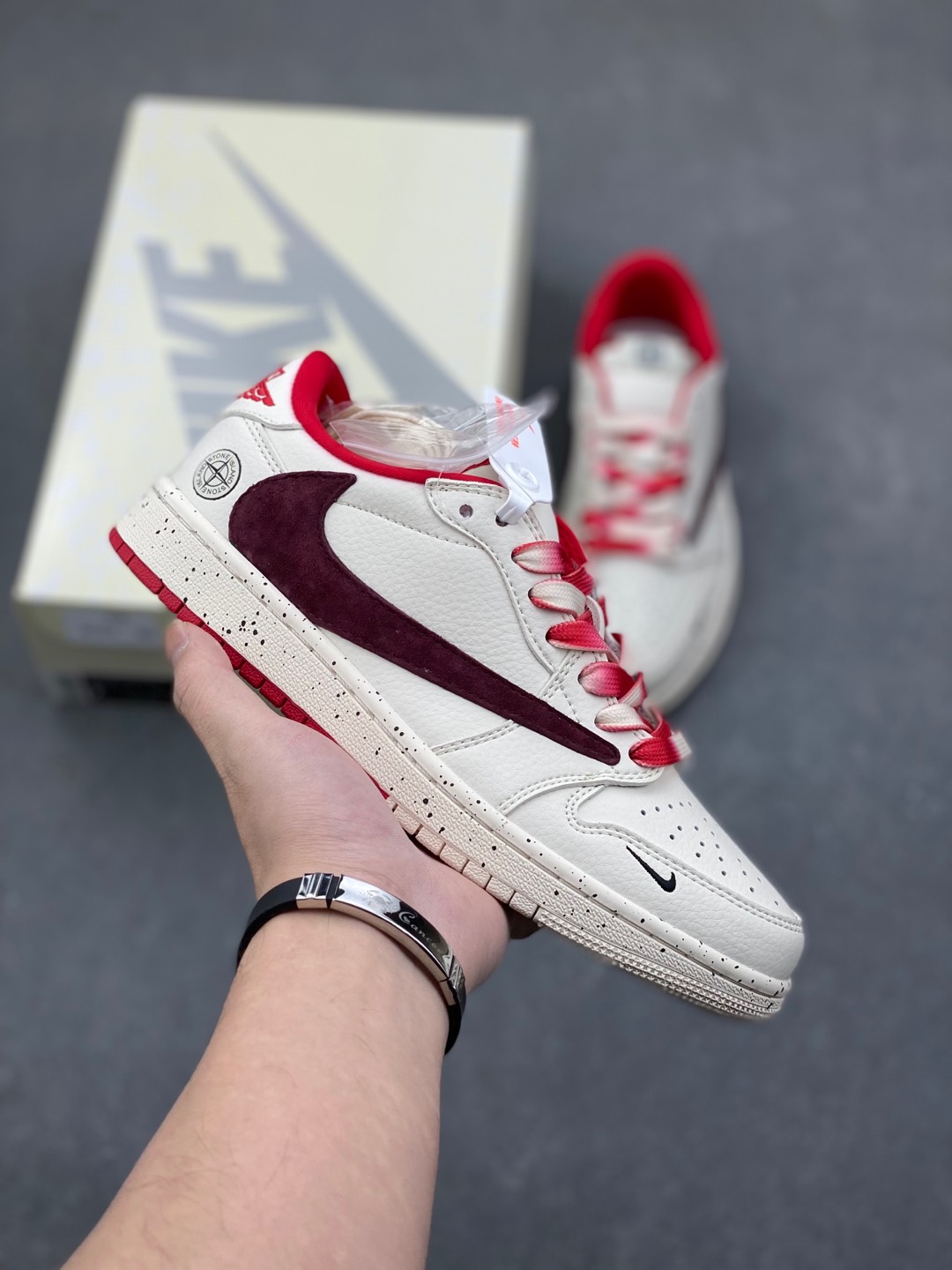 Travis Scott x Nike Air Jordan 1 Low Stone Island - Revese Red 1 i1735328365353 102 0 0