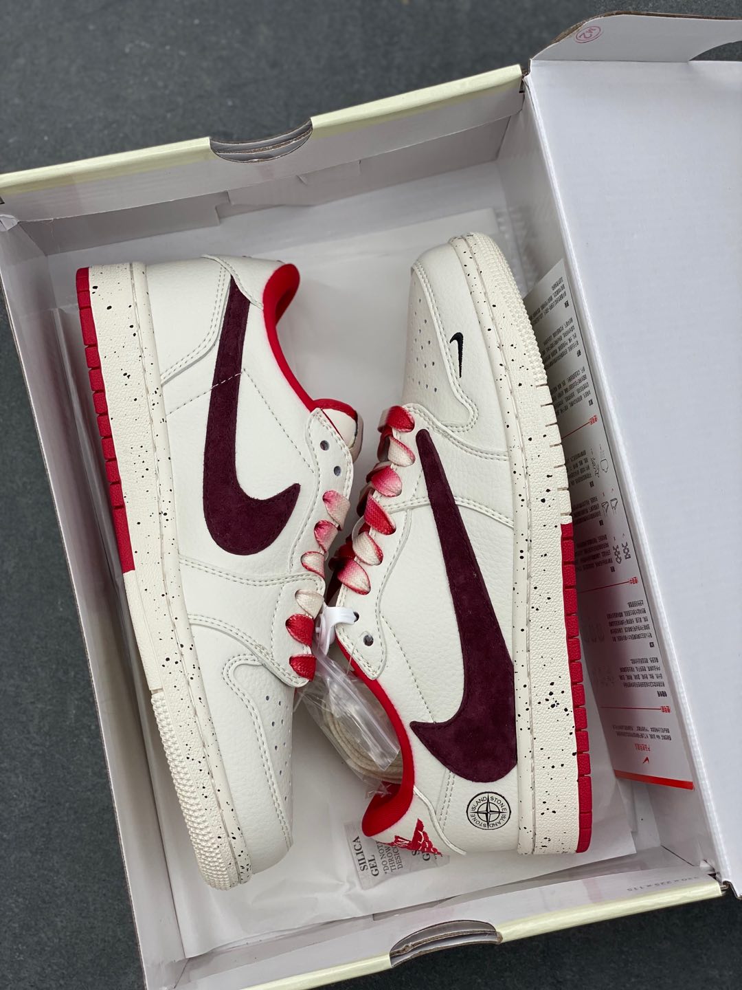 Travis Scott x Nike Air Jordan 1 Low Stone Island - Revese Red 9 i1735328365654 621 0 8