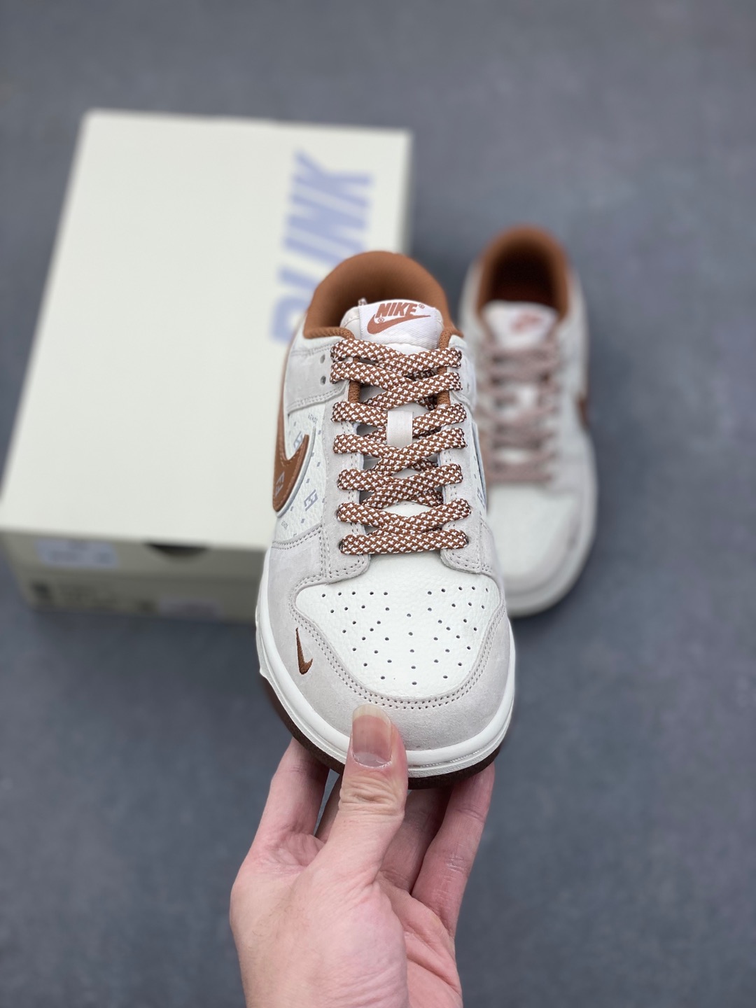 Nike SB Dunk Low x Fendi White Brown: Premium Quality, Comfortable Fit 2 i1735591830895 9355 0 1