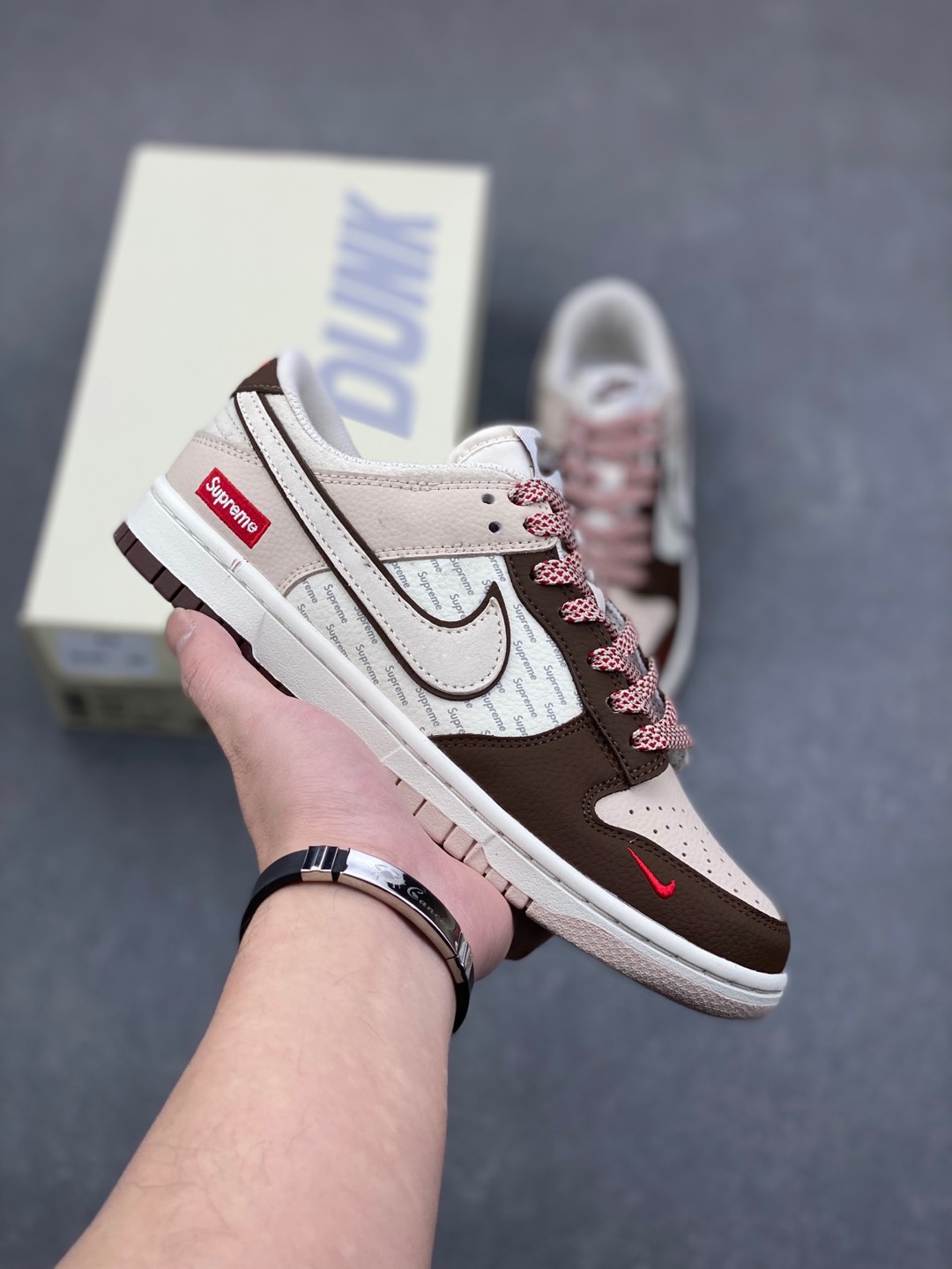 Nike SB Dunk Low x Supreme White/Brown: Premium Leather, Unique Design 1 i1735592241317 8438 0 0