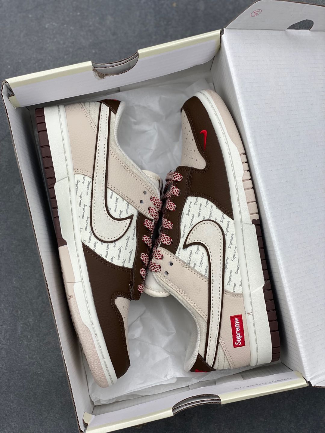 Nike SB Dunk Low x Supreme White/Brown: Premium Leather, Unique Design 9 i1735592241620 7837 0 8