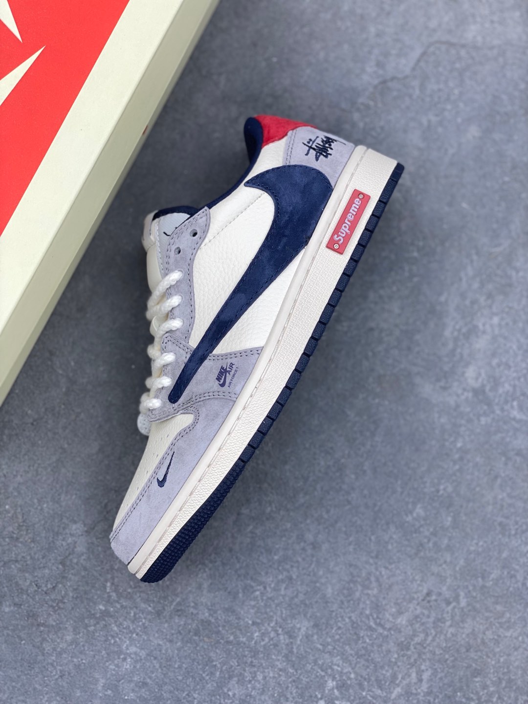 Travis Scott x Fragment Design x Air Jordan 1 Low OG SP Sneakers 8 i1735754472514 6934 0 6