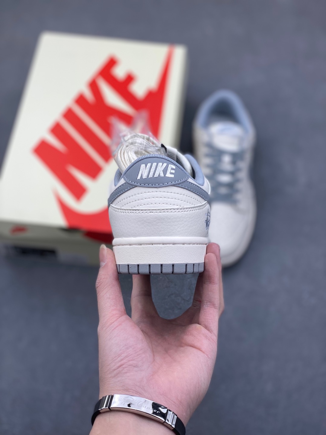 Nike SB Dunk Low Stussy Collab Gray Casual Sneakers, Anniversary Edition 4 i1735754571748 1969 0 3