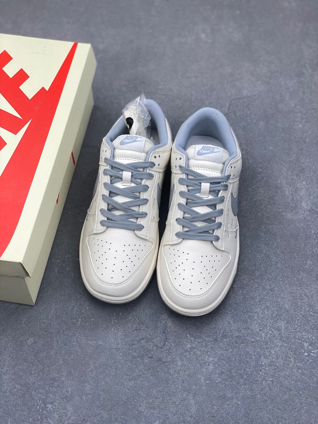 Nike SB Dunk Low Stussy Collab Gray Casual Sneakers, Anniversary Edition 8 i1735754572195 4470 0 7