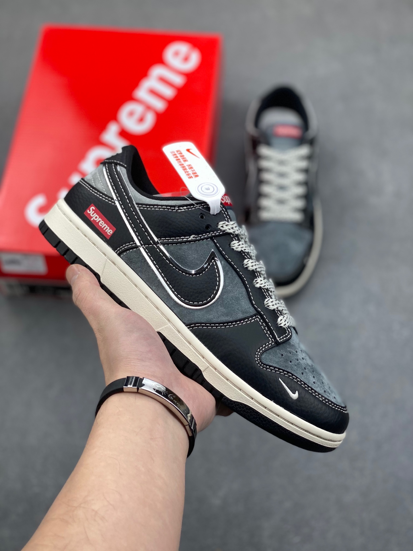 Nike SB Dunk Low Supreme Collab Black/Grey Sneakers Designer Edition 2 i1736195998635 7815 0 0