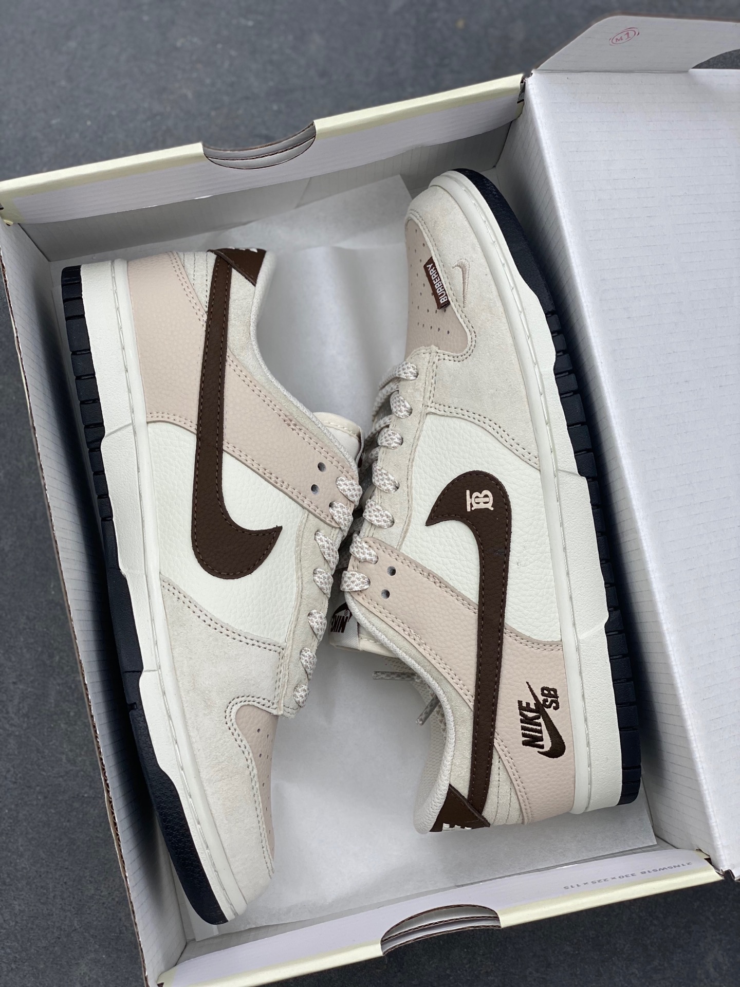 Nike SB Dunk Low 'Burberry' Custom Sneakers - High-End Comfort & Style 10 i1736198260365 7374 0 8