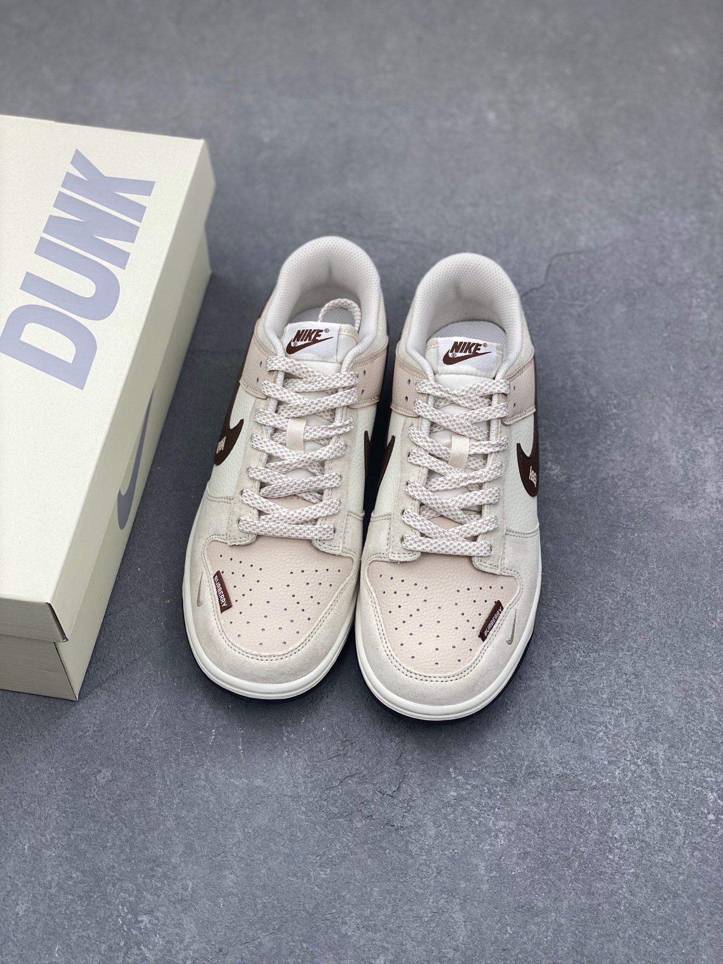 Nike SB Dunk Low 'Burberry' Custom Sneakers - High-End Comfort & Style 9 i1736198261649 4927 0 7