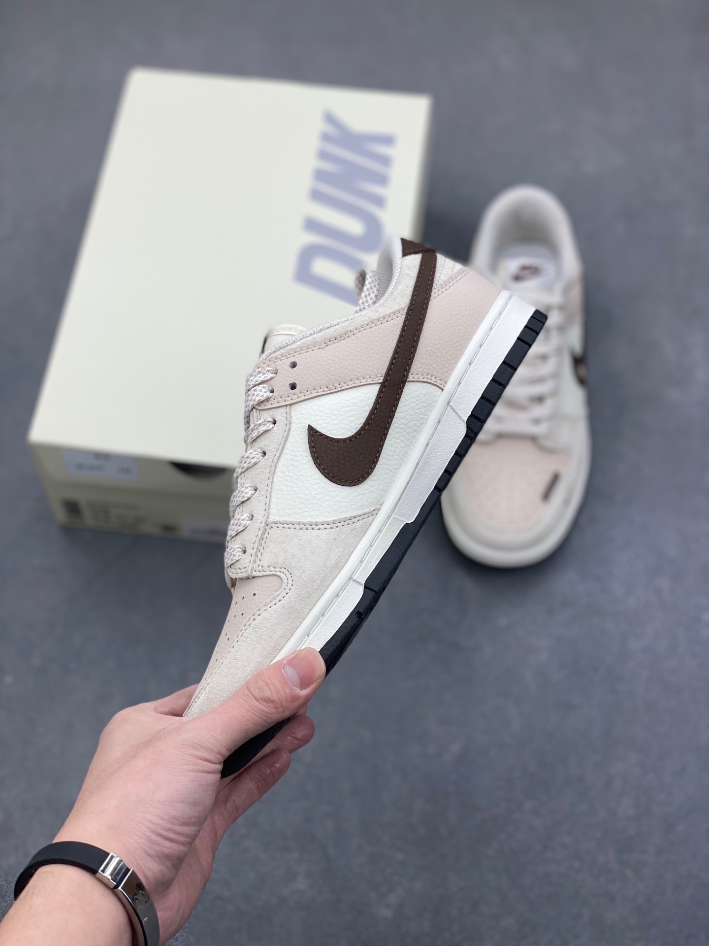 Nike SB Dunk Low 'Burberry' Custom Sneakers - High-End Comfort & Style 4 i1736198262167 2284 0 2
