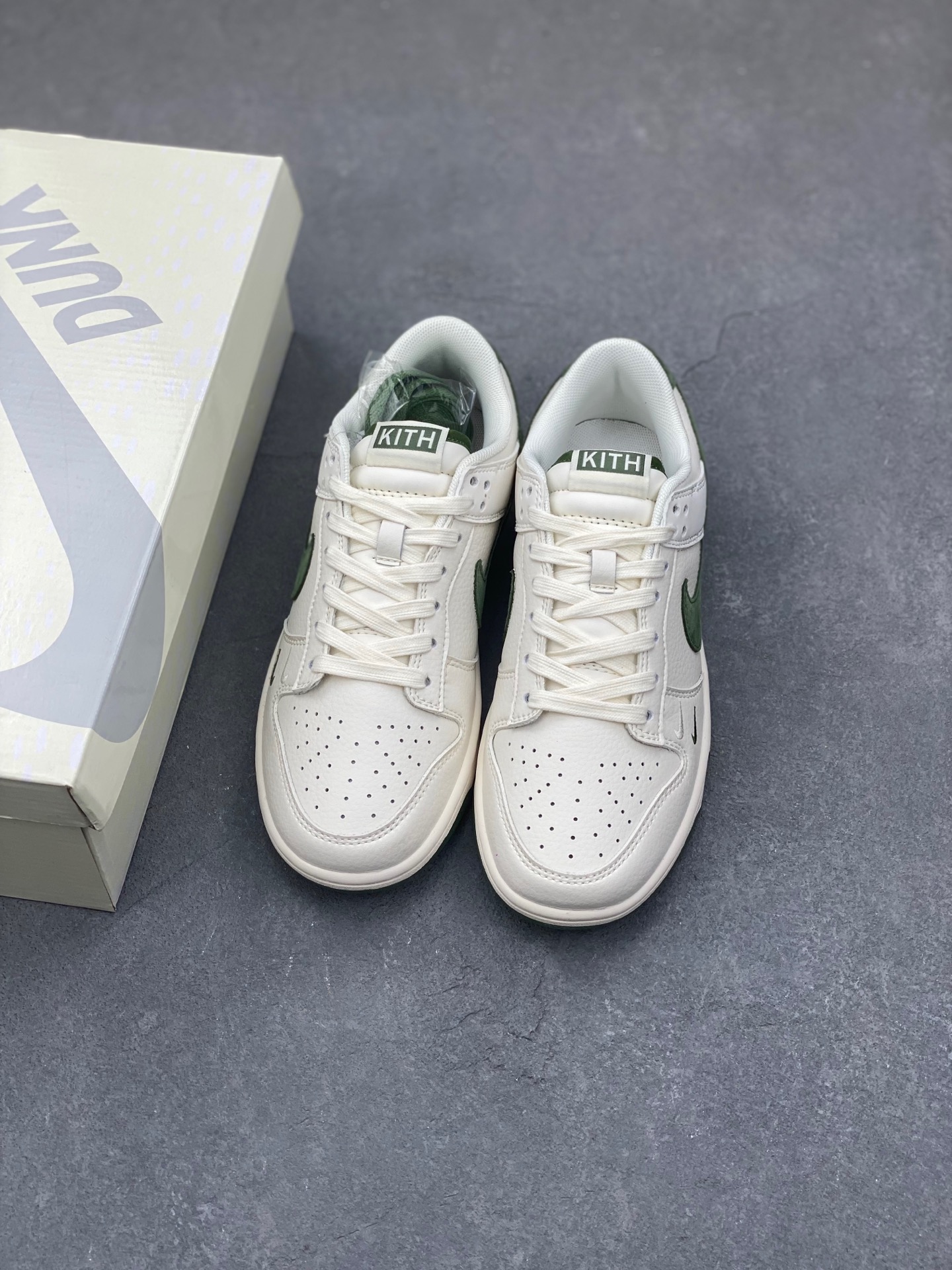 Nike SB Dunk Low Anniversary Custom Casual Sneakers, Limited Edition 8 i1736198944875 945 0 7