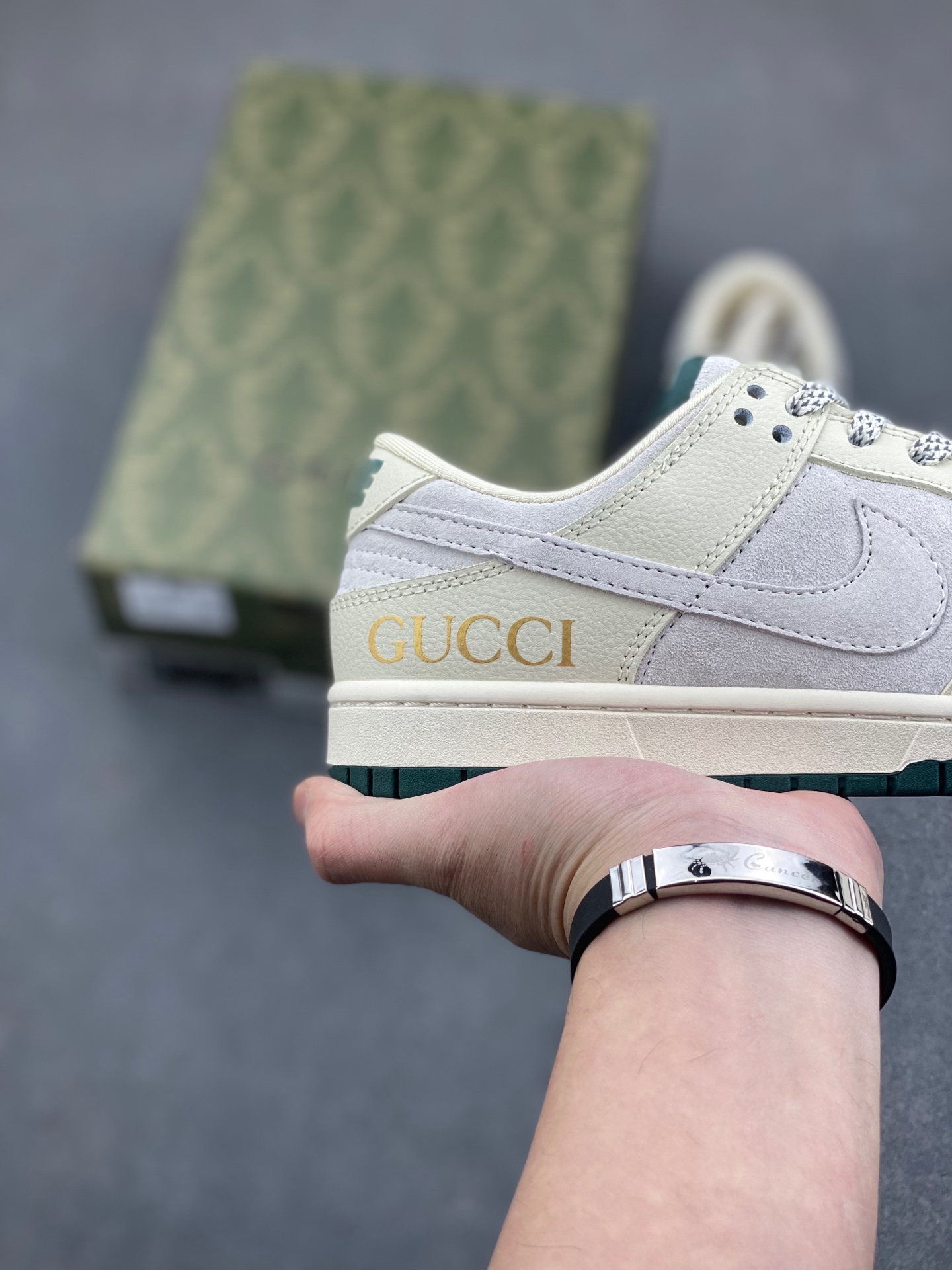Nike SB Dunk Low Gucci Anniversary Custom Sneakers 6 i1736319928349 9755 0 4
