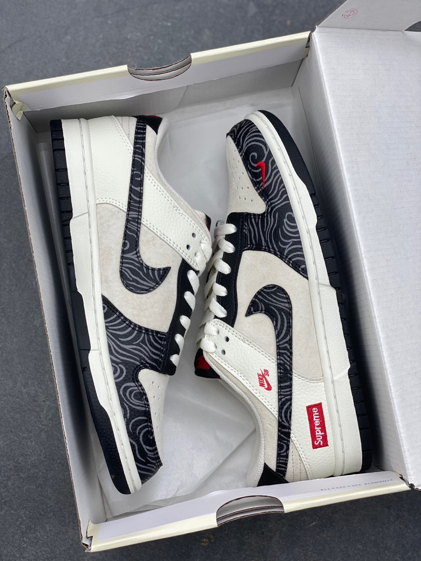 Nike Dunk Low Retro DIY Custom Sneakers - Premium Materials & Craftsmanship 9 i1736568283404 2633 0 8