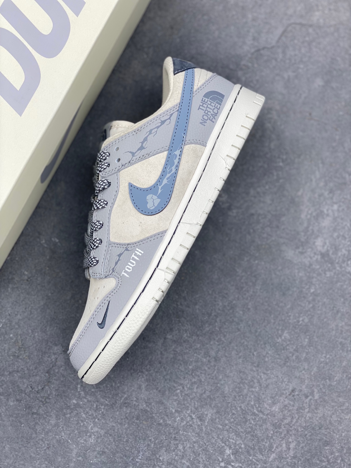 Nike Dunk Low Retro DIY Custom - Premium Leather, Comfort Fit, Durable Sole 7 i1736629189971 8599 0 6