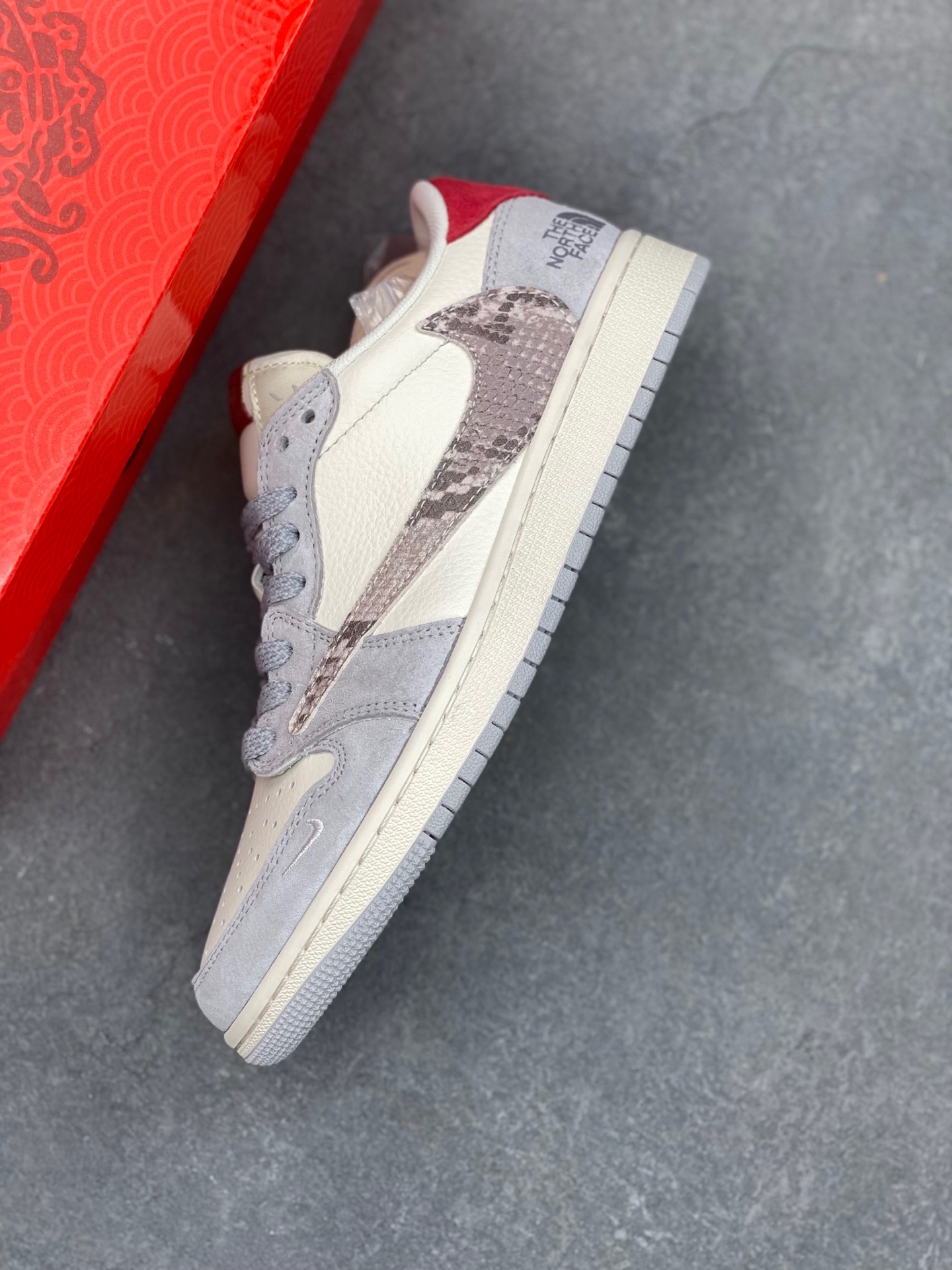 Air Jordan 1 Low Travis Scott Reverse Mocha - Premium Quality & Comfort 7 i1736724873886 3370 0 6