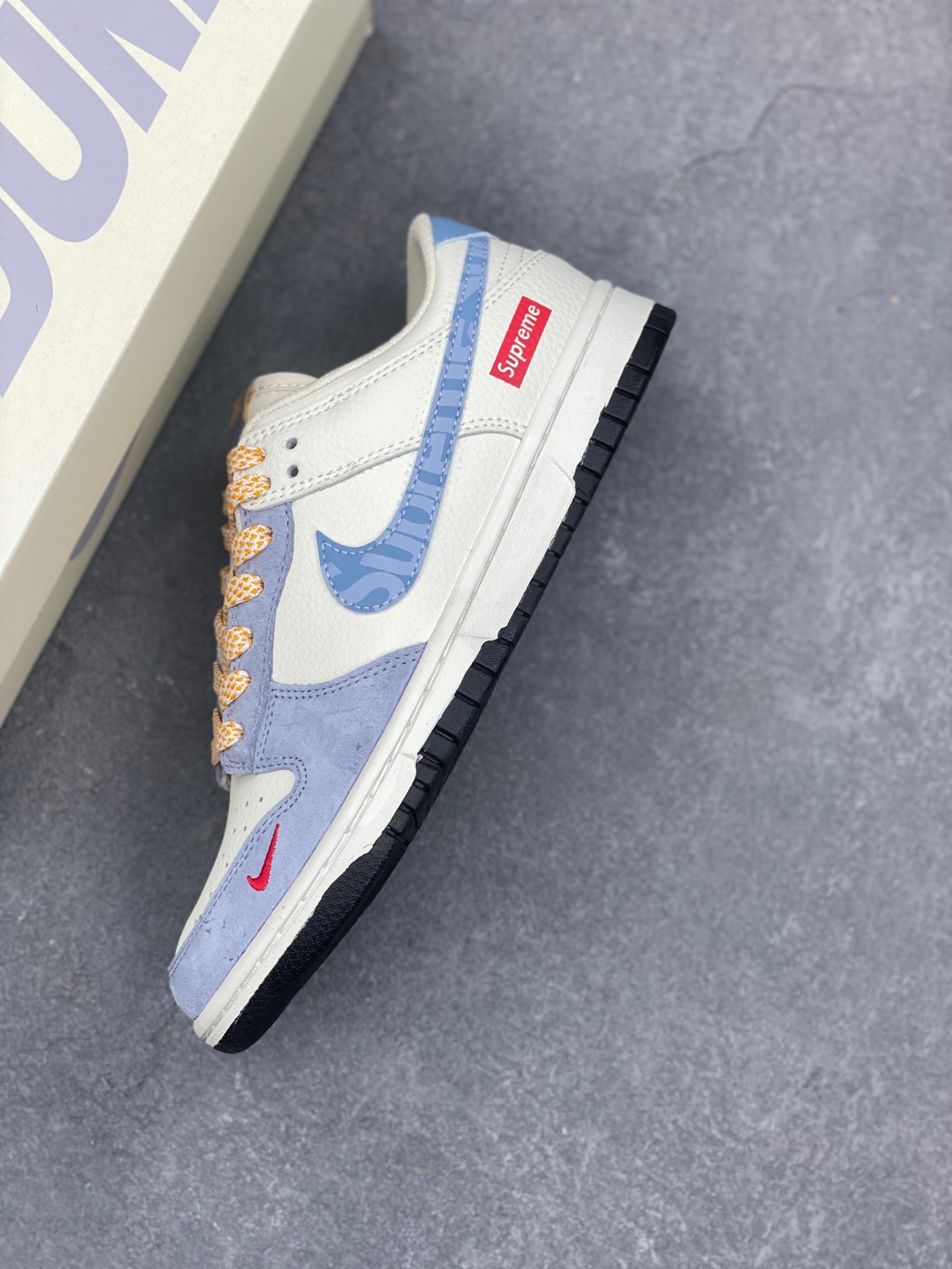 Nike SB Dunk Low x Supreme White Blue Purple, Original Leather, Comfort Fit 7 i1736725314907 7646 0 6