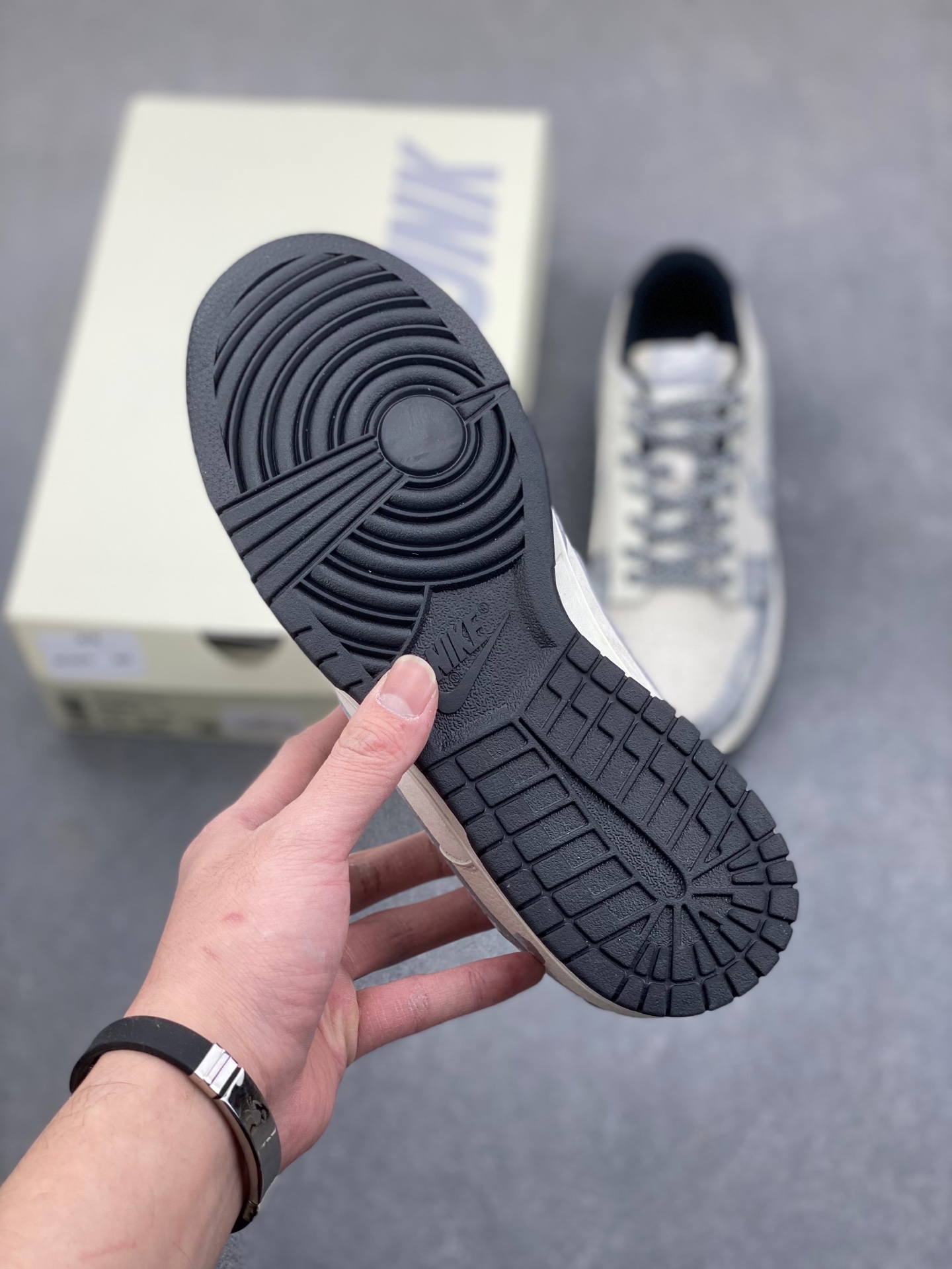 Nike SB Dunk Low x BAPE White Grey Starry Sky Edition Authentic Sneakers 6 i1736896424253 5740 0 5