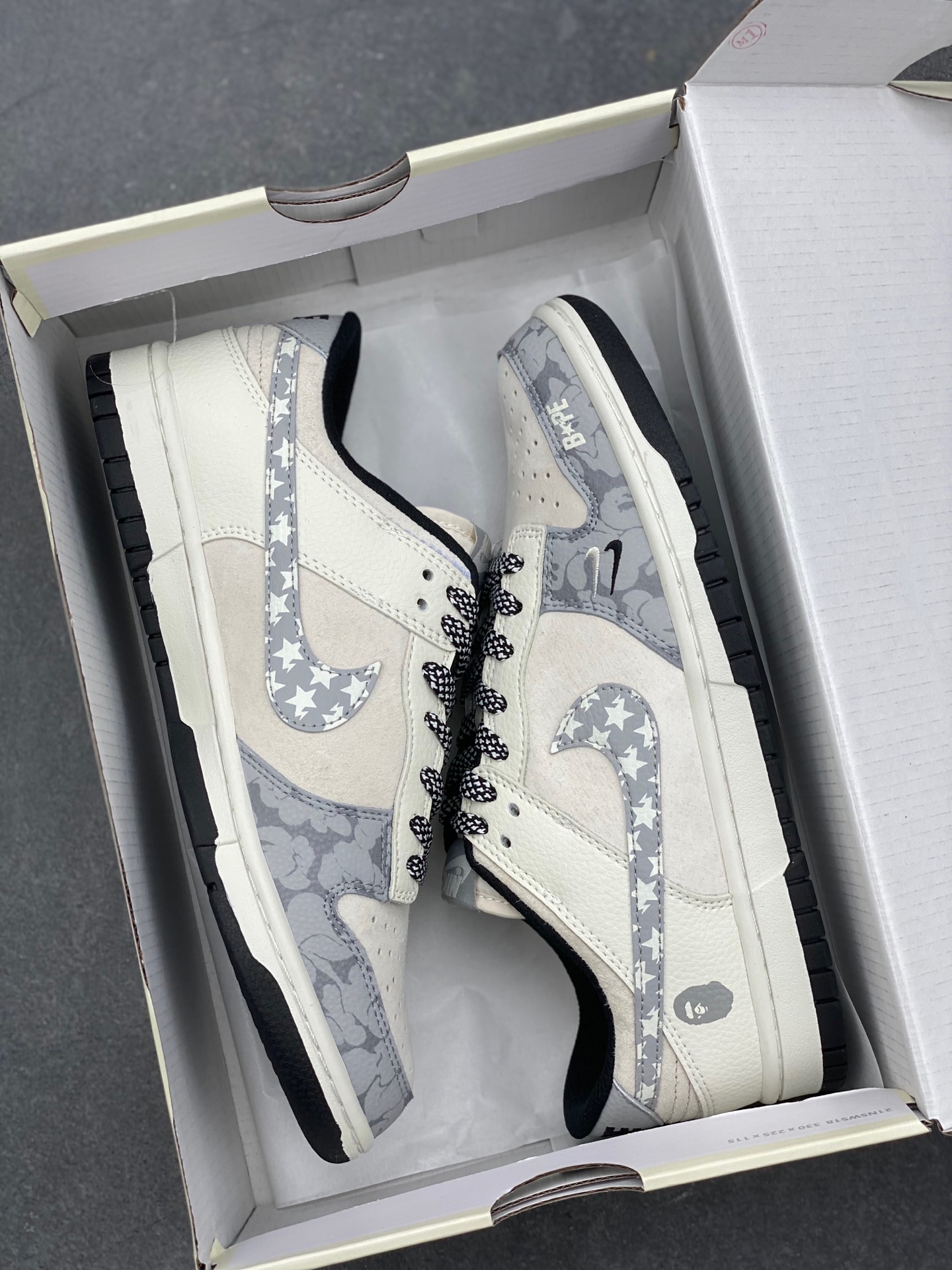 Nike SB Dunk Low x BAPE White Grey Starry Sky Edition Authentic Sneakers 9 i1736896425037 8748 0 8