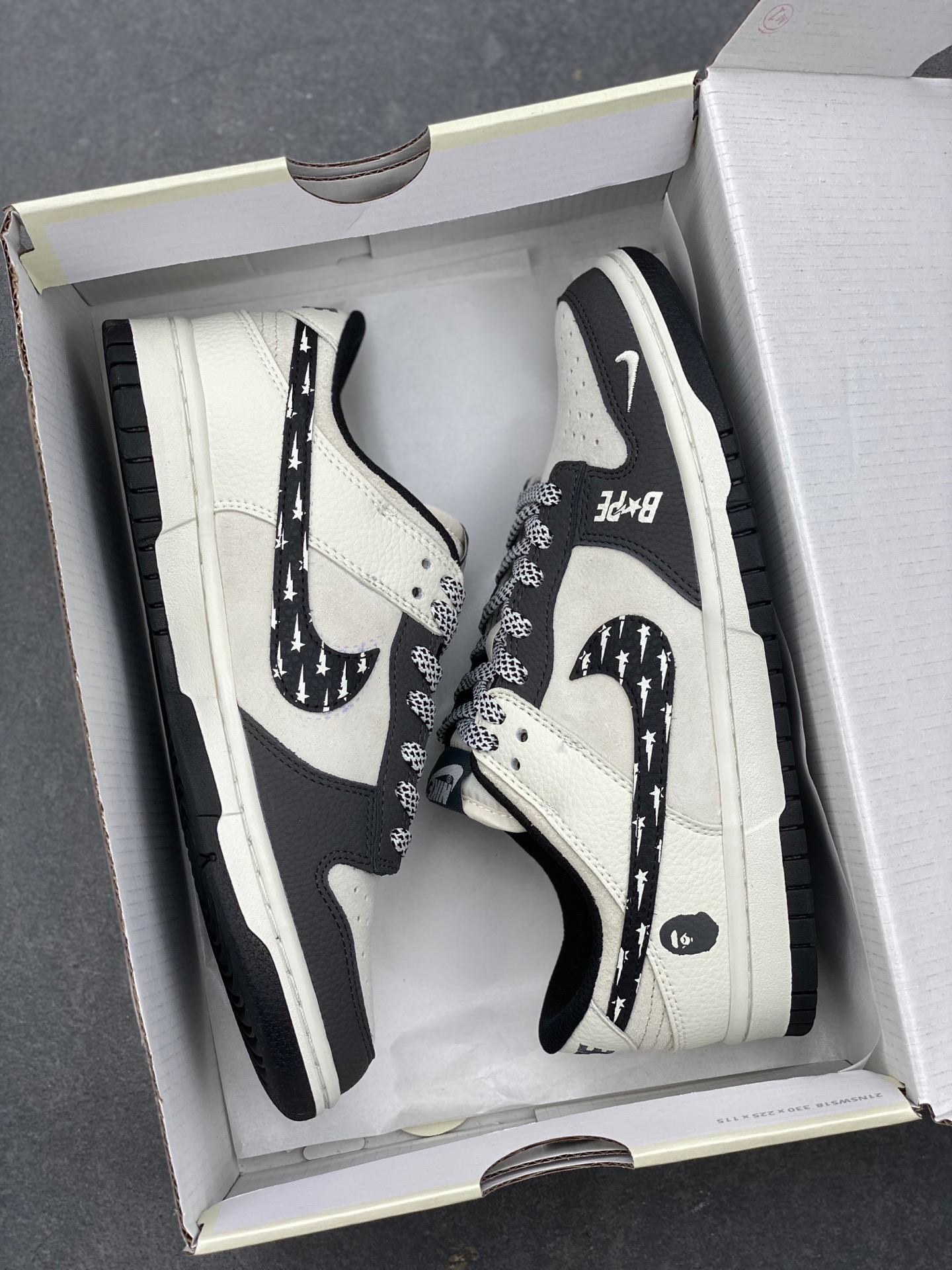 Nike SB Dunk Low x BAPE White Black Sneakers - Limited Edition 10 i1736896684265 4852 0 8