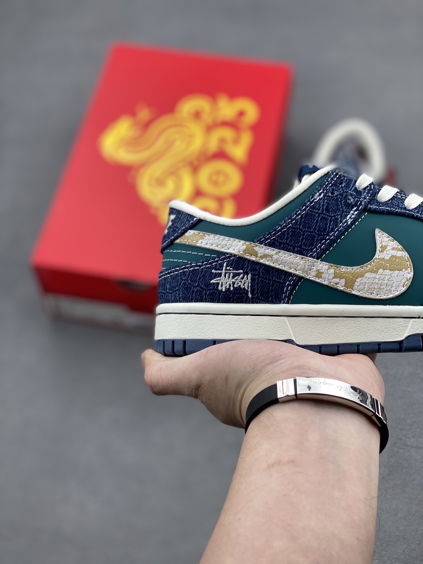 Nike Dunk Low Retro Louis Vuitton Custom Low-Top Casual Sneakers 6 i1739997076810 8297 0 4
