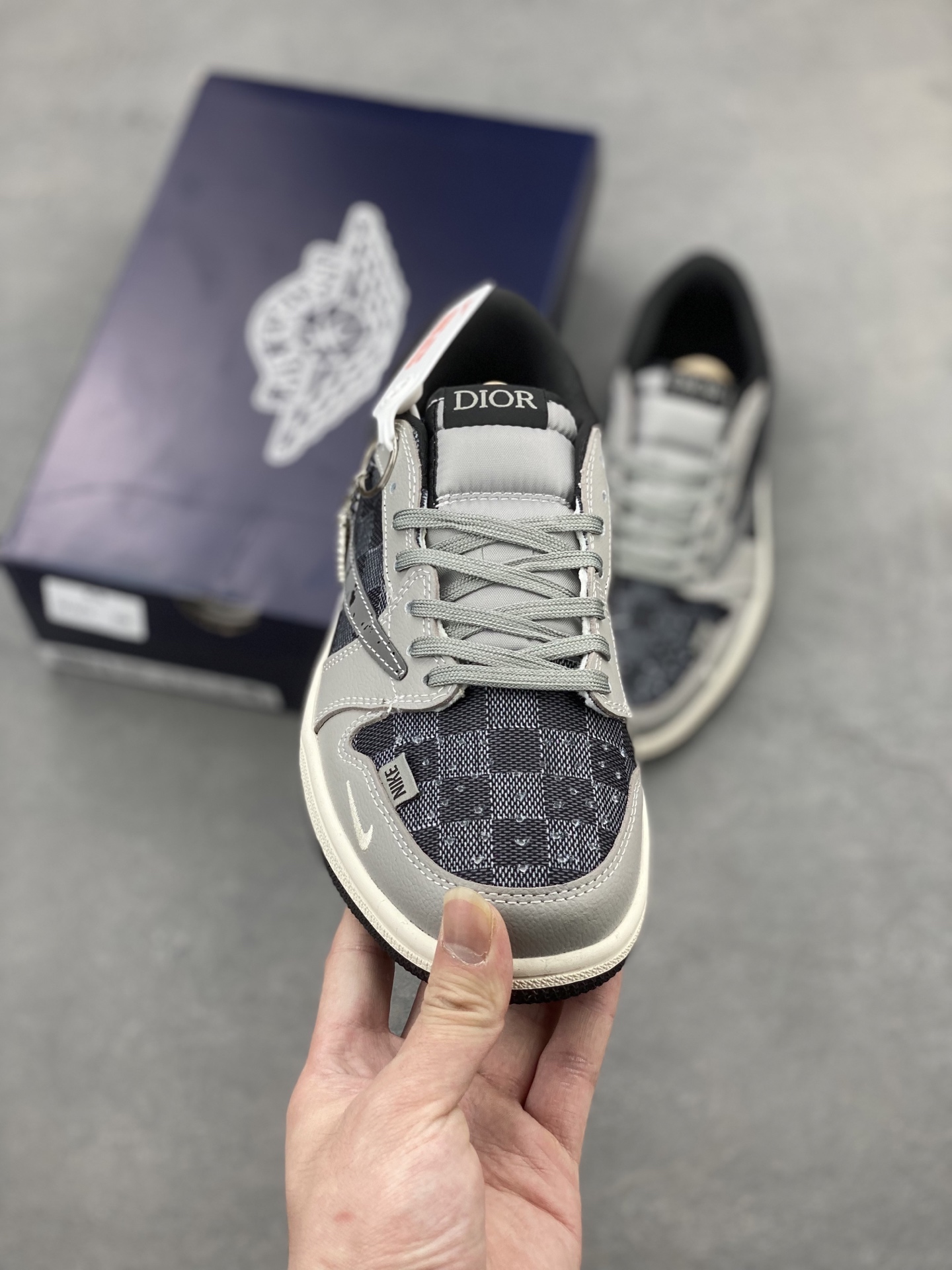 Travis Scott x Nike Air Jordan 1 Low x Dior Reverse Grey Black Sneakers 2 i1740938024899 6355 0 1