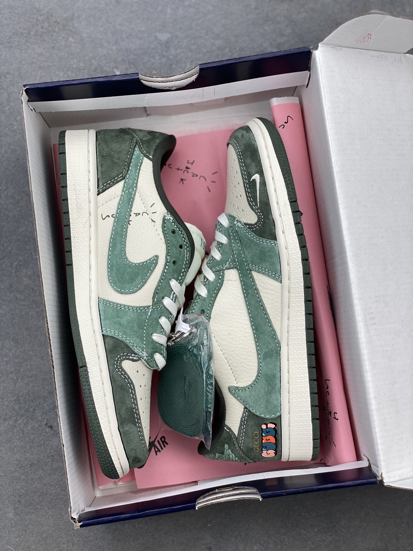 Travis Scott x Fragment Design x Air Jordan 1 Low OG SP 'Gucci' 10 i1742060762102 686 0 8