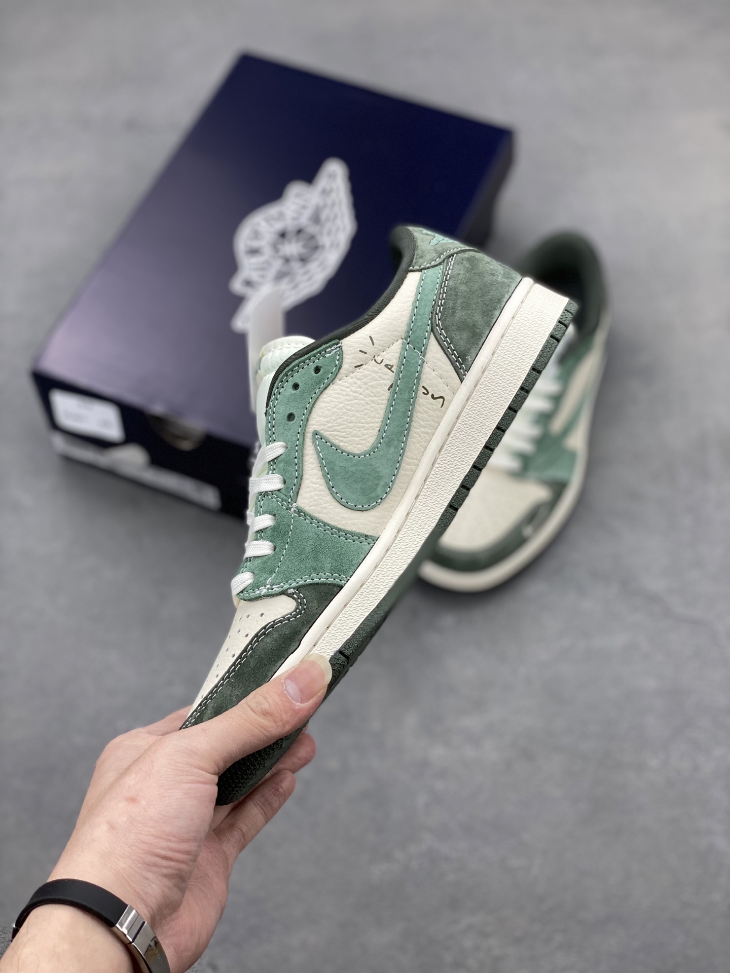 Travis Scott x Fragment Design x Air Jordan 1 Low OG SP 'Gucci' 4 i1742060765249 9787 0 2