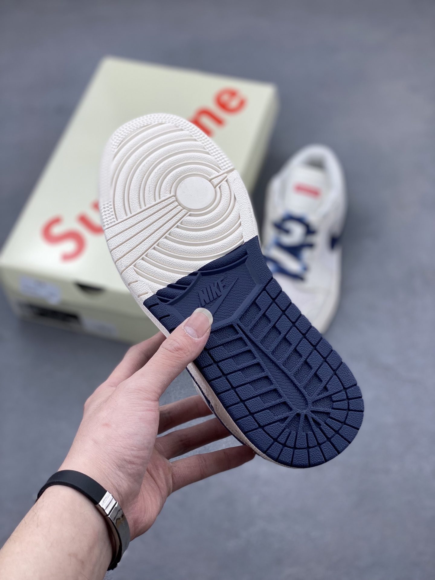 Nike Air Jordan 1 Low Supreme Collaboration - Deep Blue Accents 6 i1742061147748 5566 0 5