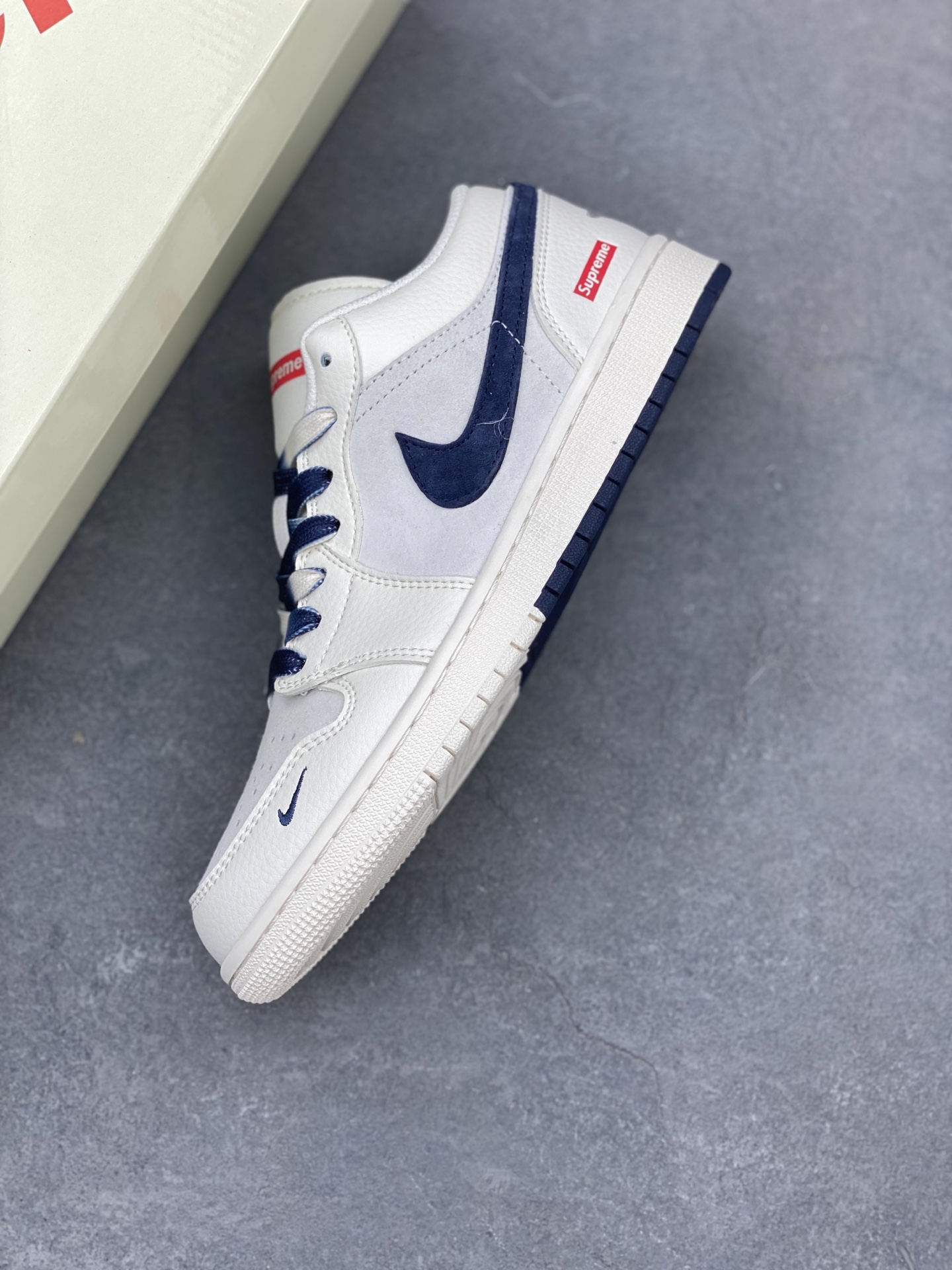 Nike Air Jordan 1 Low Supreme Collaboration - Deep Blue Accents 7 i1742061147749 5142 0 6