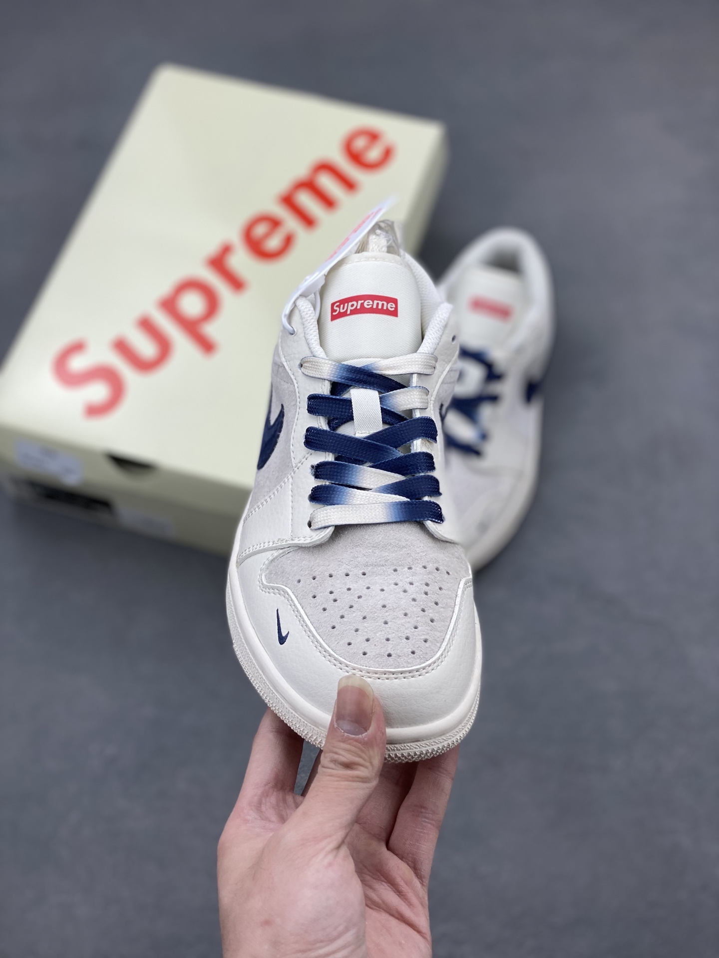Nike Air Jordan 1 Low Supreme Collaboration - Deep Blue Accents 2 i1742061150421 9192 0 1