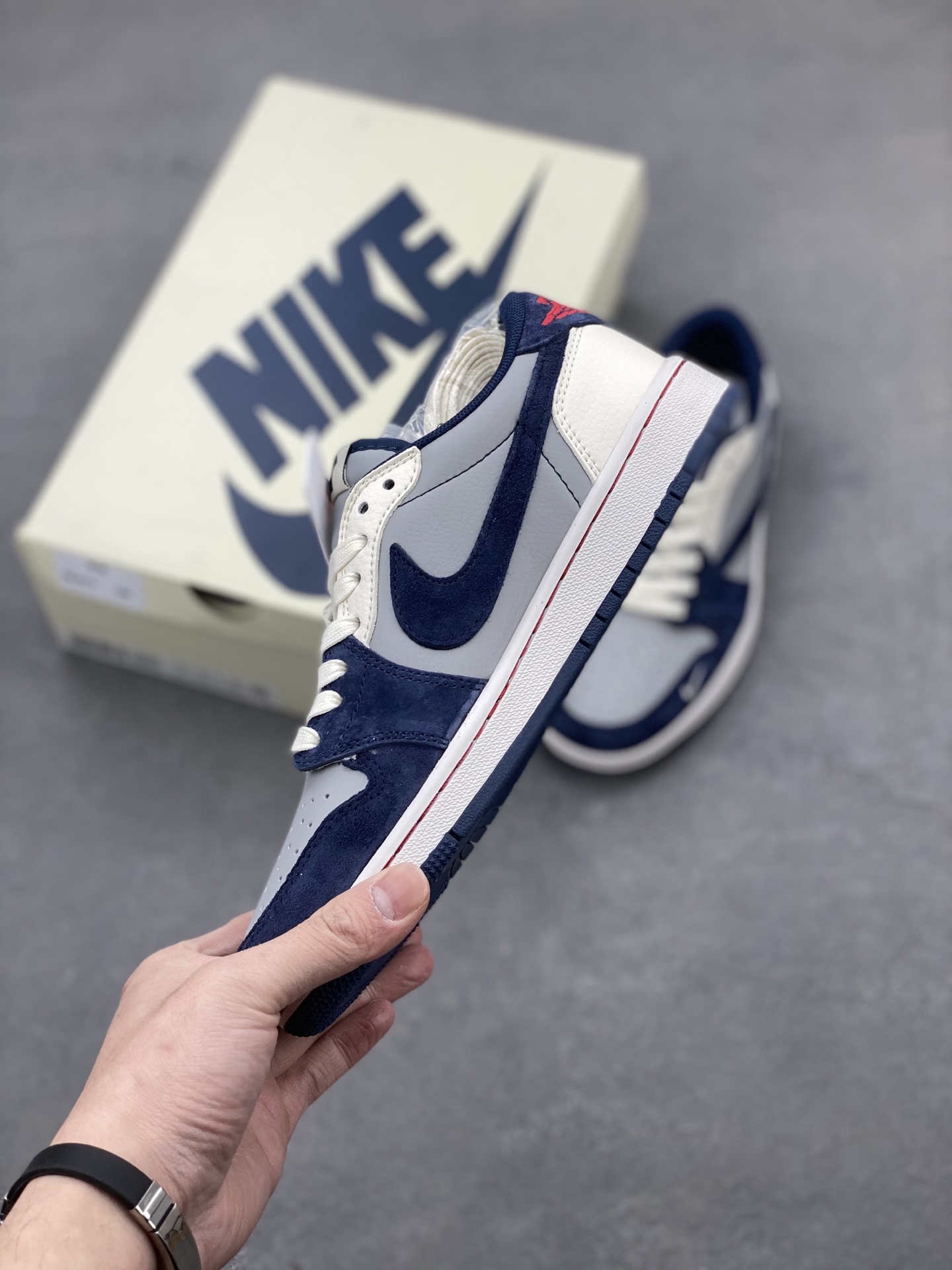 Travis Scott x Fragment Design x Air Jordan 1 Low OG Sneakers 3 i1742402018442 1747 0 2