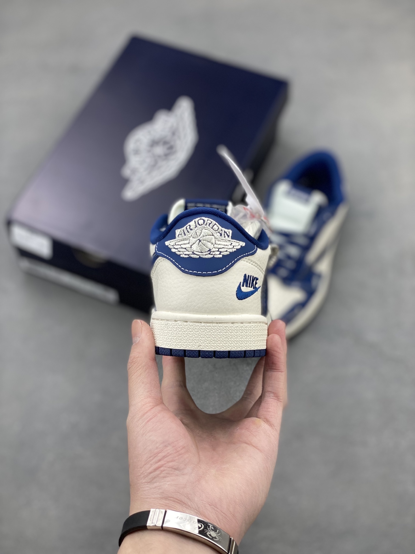Travis Scott x Fragment Design Air Jordan 1 Low OG SP - Embroidered Blue 5 i1742402439956 7293 0 3